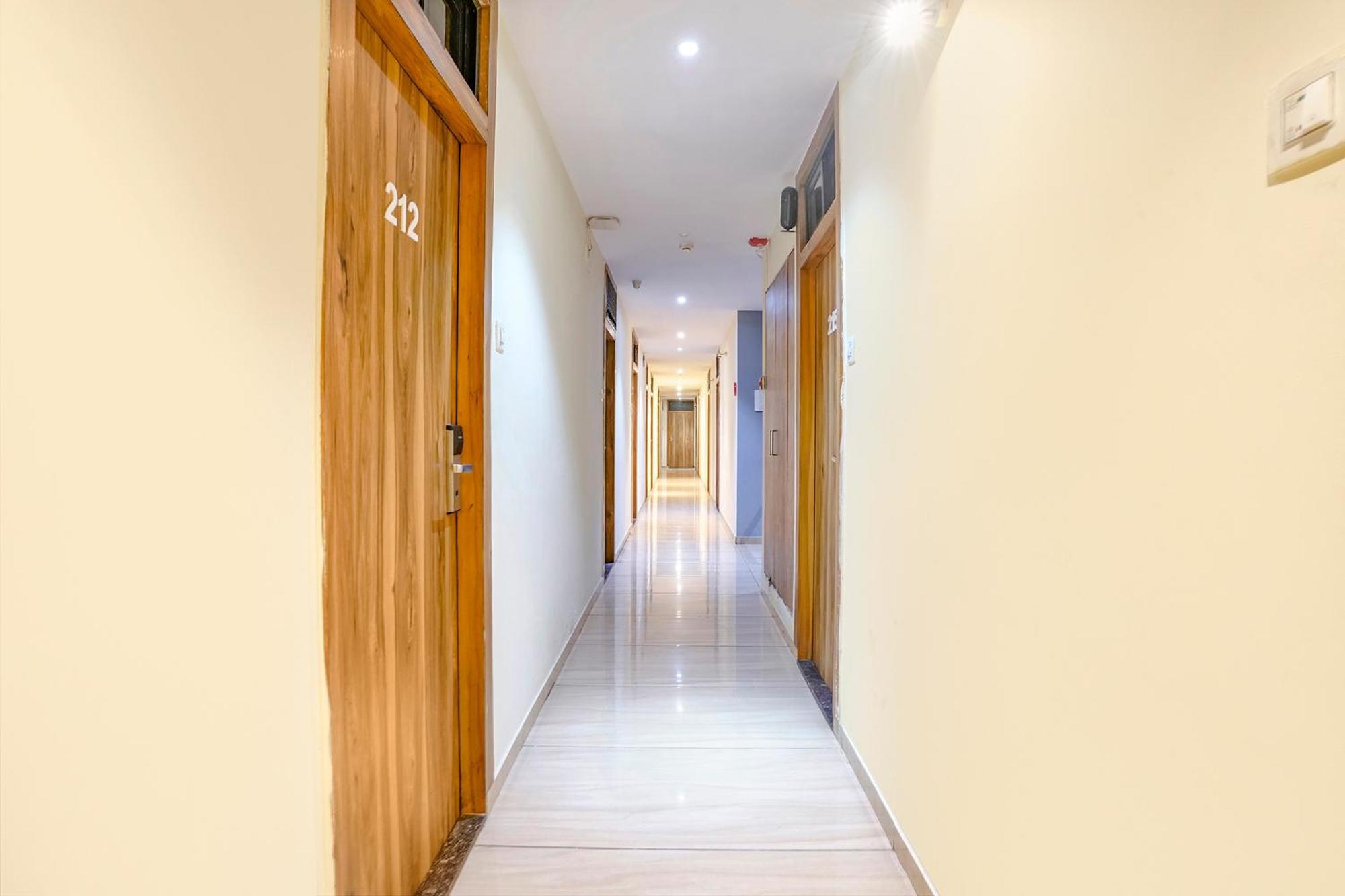 Fabhotel Cozy - Nr International Airport Hotel Mumbai