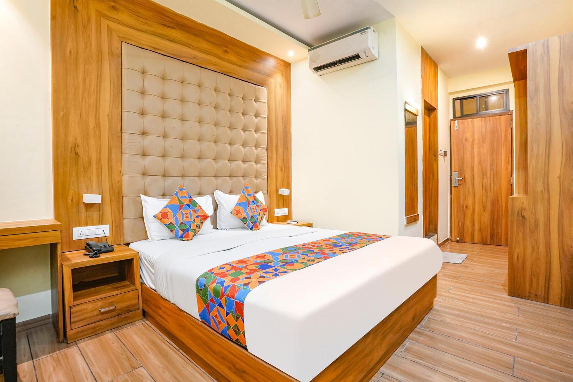 Hotel Fabhotel Cozy - Nr International Airport 3*