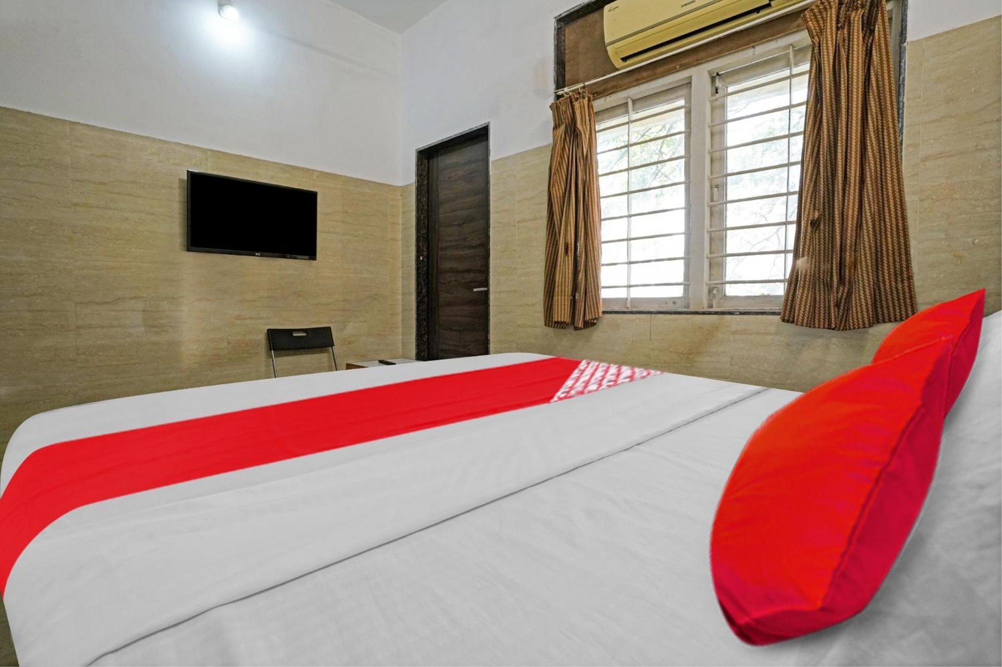 Oyo Flagship Raj Near Juhu Beach 3*