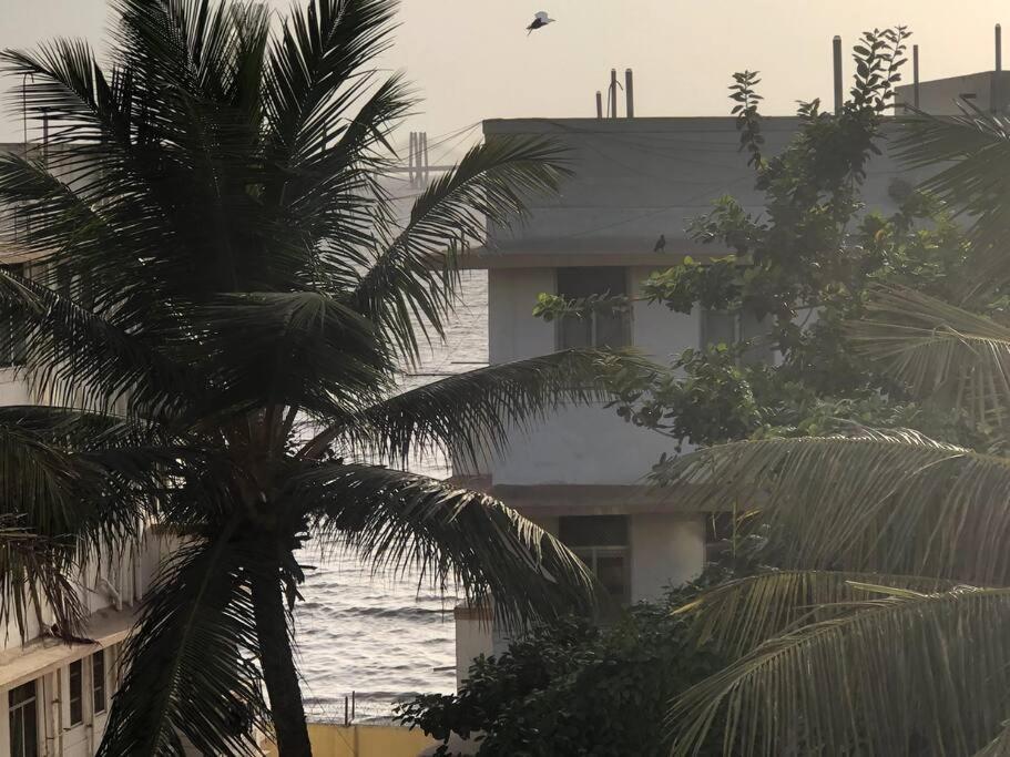 Sealink View Next To Hinduja Hospital Apartment Mumbai