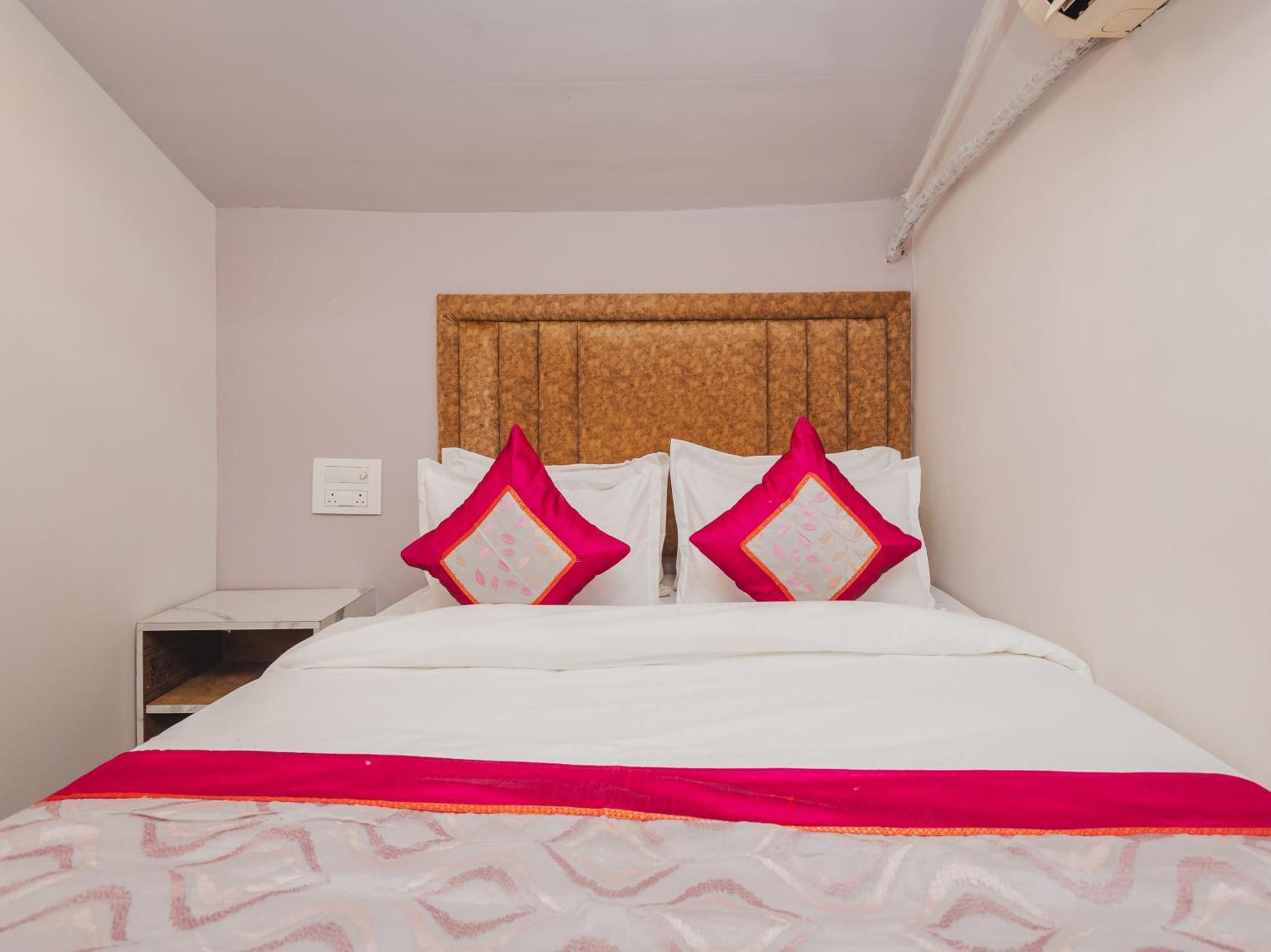 Afra Dormitory For Female & Male 5 Min From Airport Hotel 3*