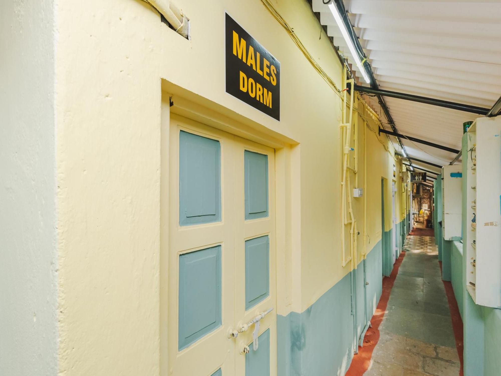 Hotel Afra Dormitory For Female & Male 5 Min From Airport