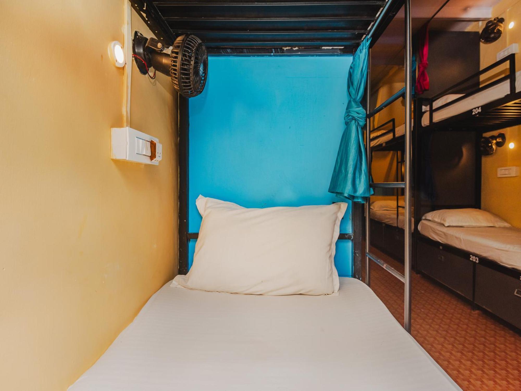 Hotel Afra Dormitory For Female & Male 5 Min From Airport Mumbai