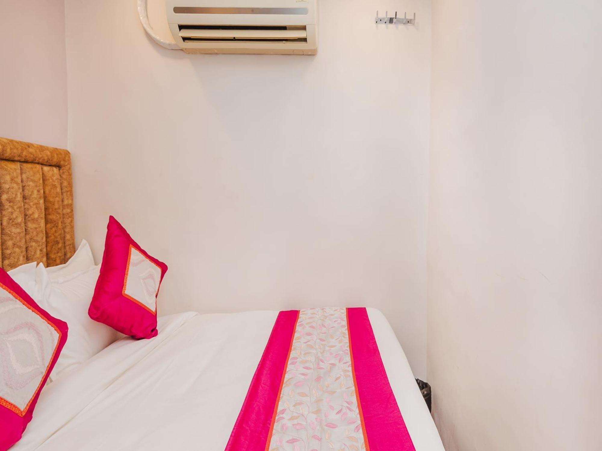 Afra Dormitory For Female & Male 5 Min From Airport Hotel 3*
