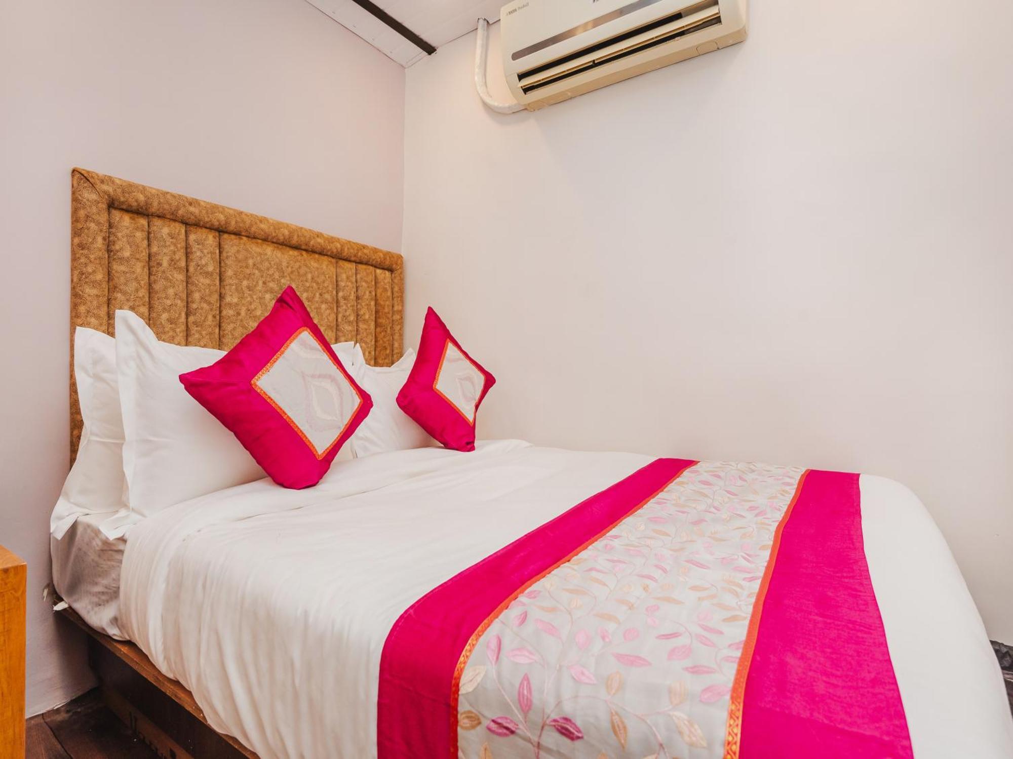 Afra Dormitory For Female & Male 5 Min From Airport Hotel 3*