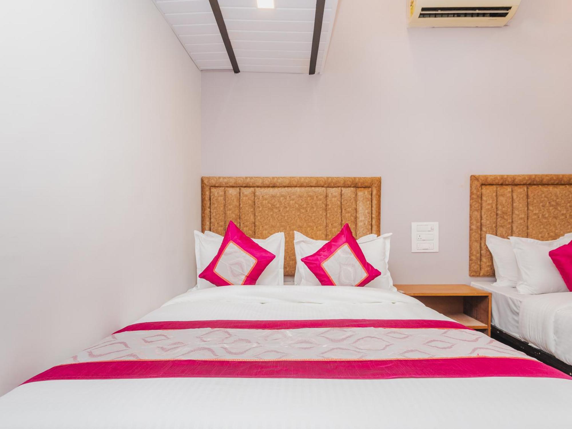 Hotel Afra Dormitory For Female & Male 5 Min From Airport 3*