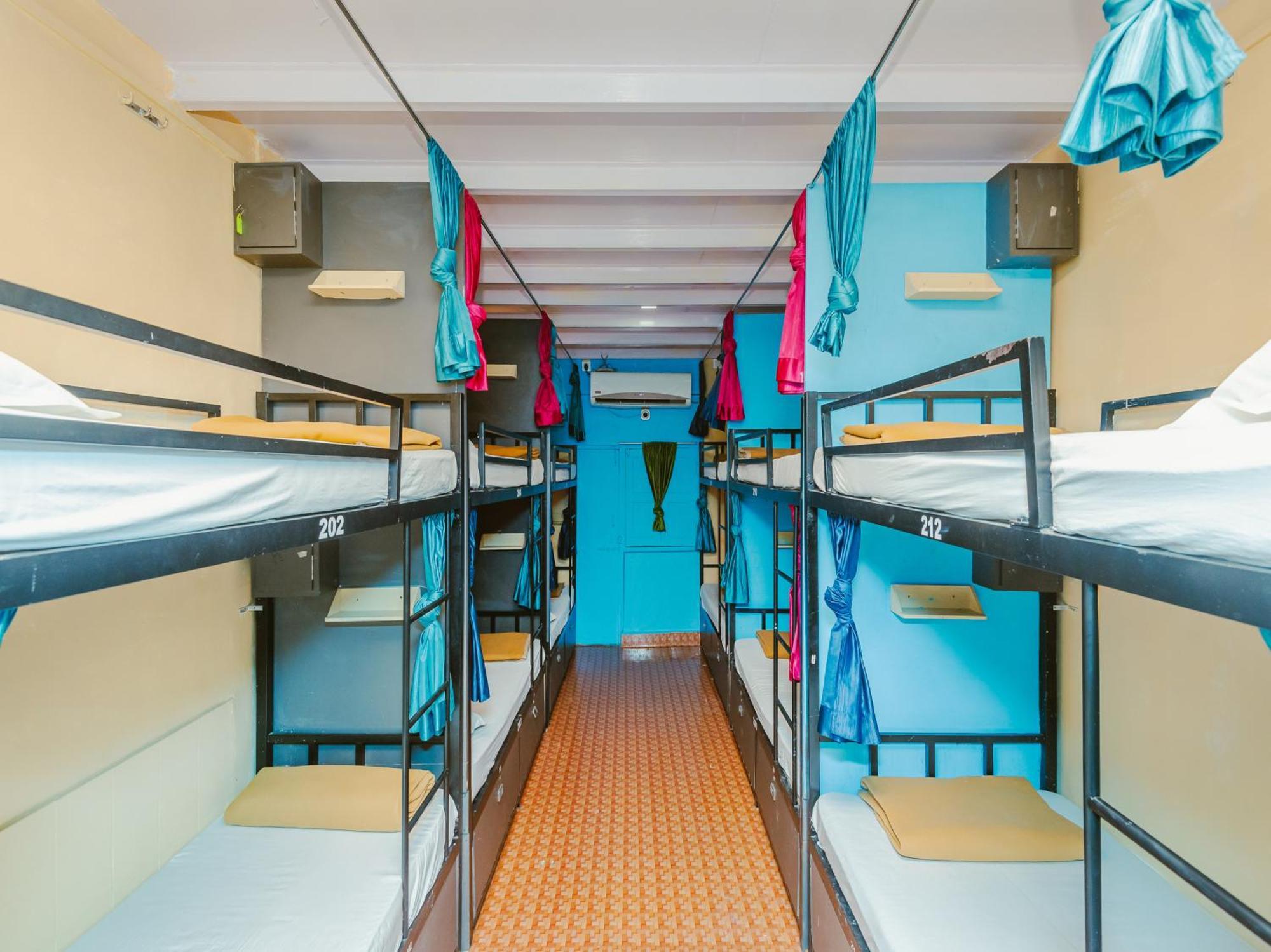Afra Dormitory For Female & Male 5 Min From Airport Hotel 3*