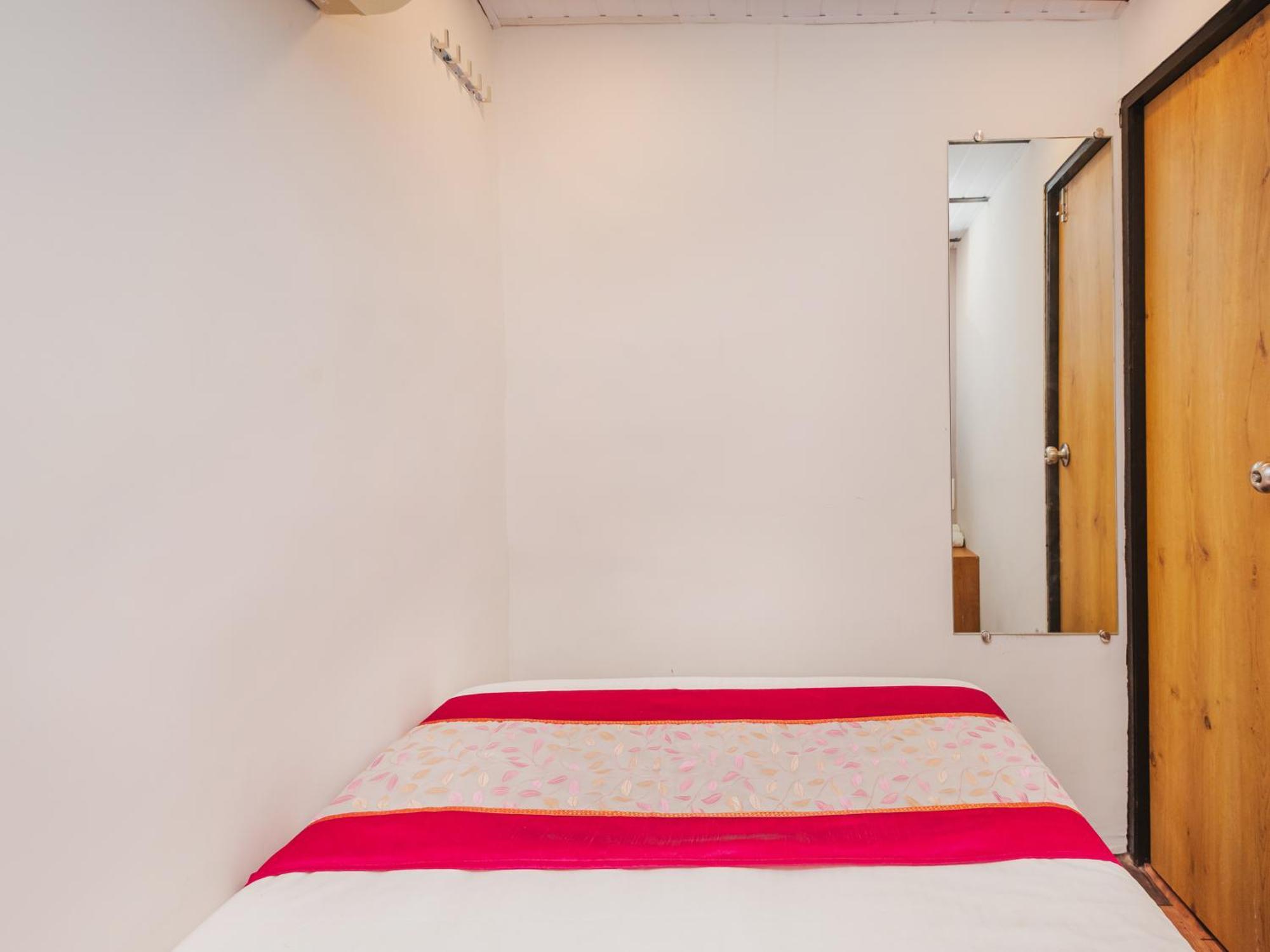 Hotel Afra Dormitory For Female & Male 5 Min From Airport