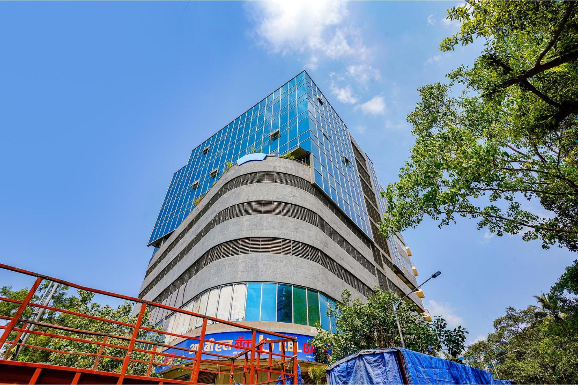 Hotel The Azure 3*