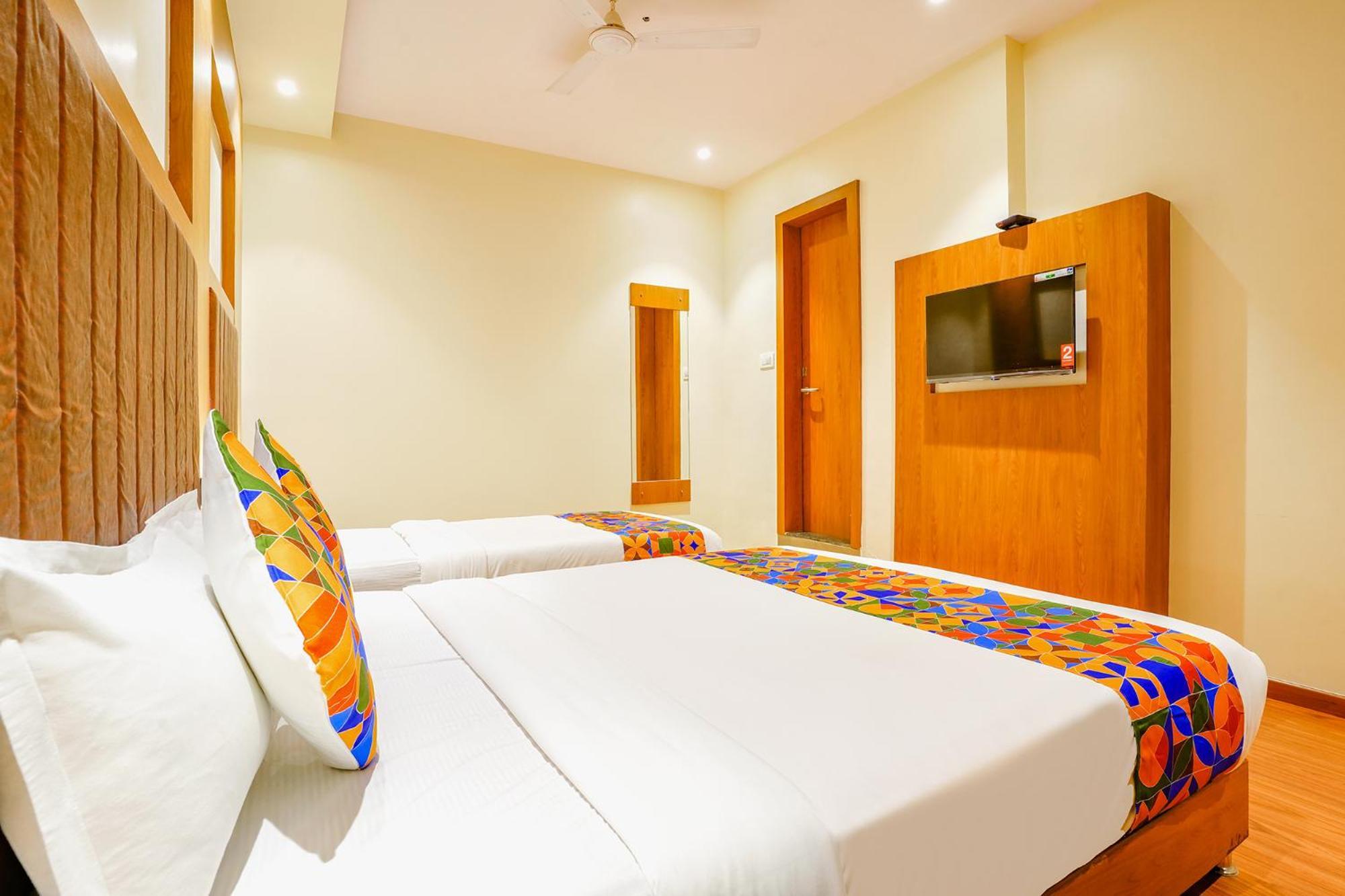Hotel The Azure 3*