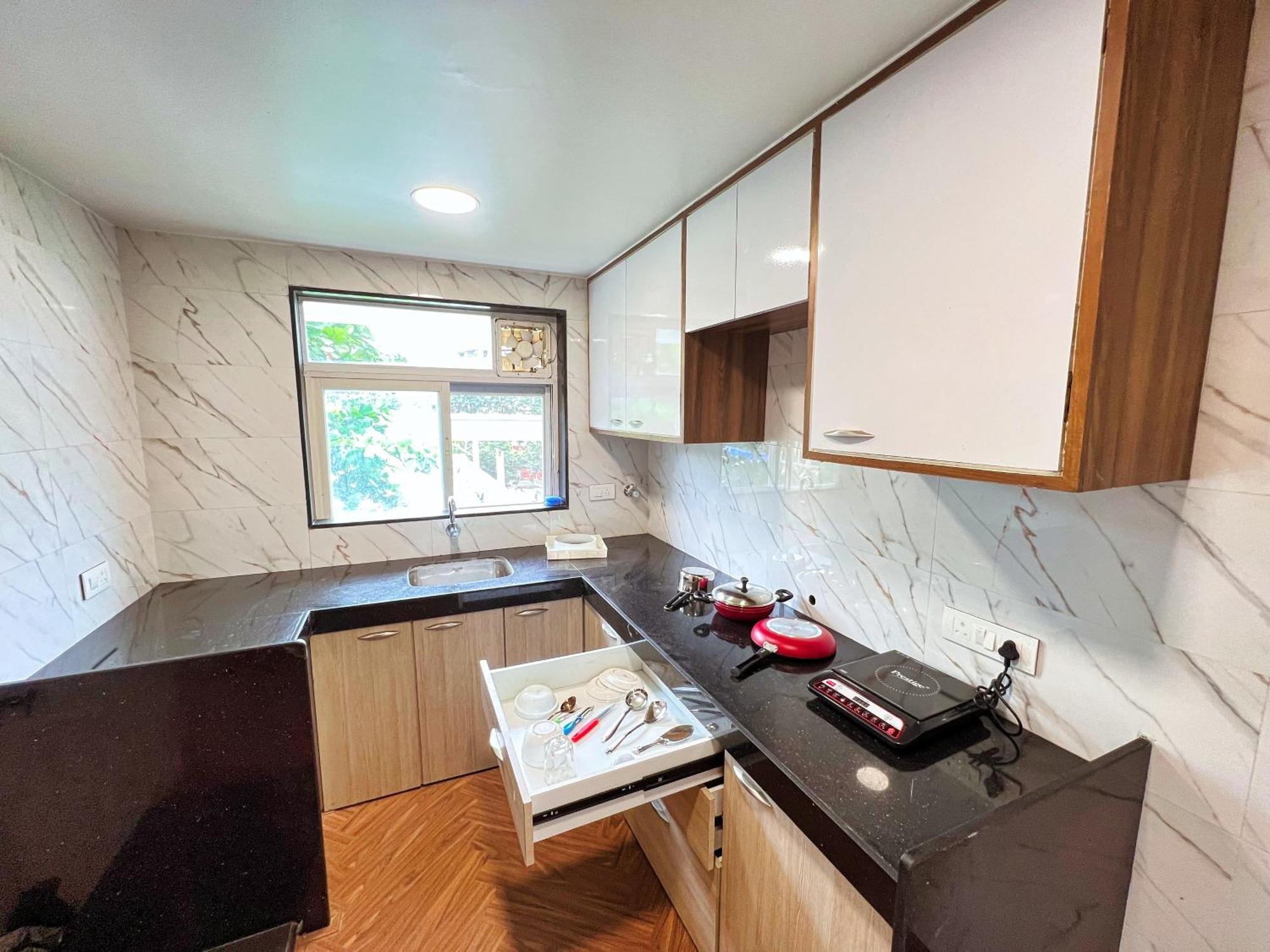 White House By Maxxvalue Service Bandra * Mumbai