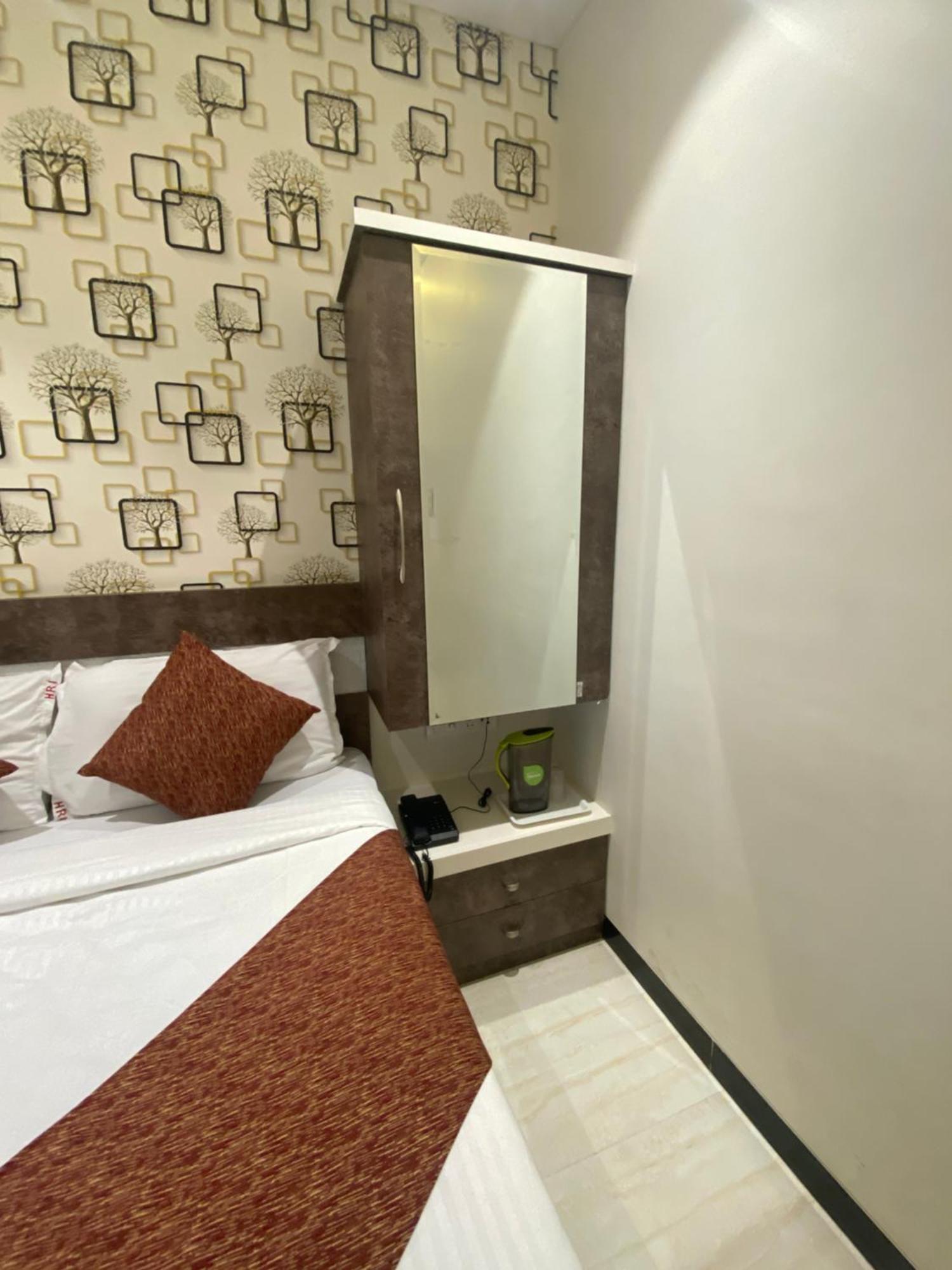 Rose Hotel 2*