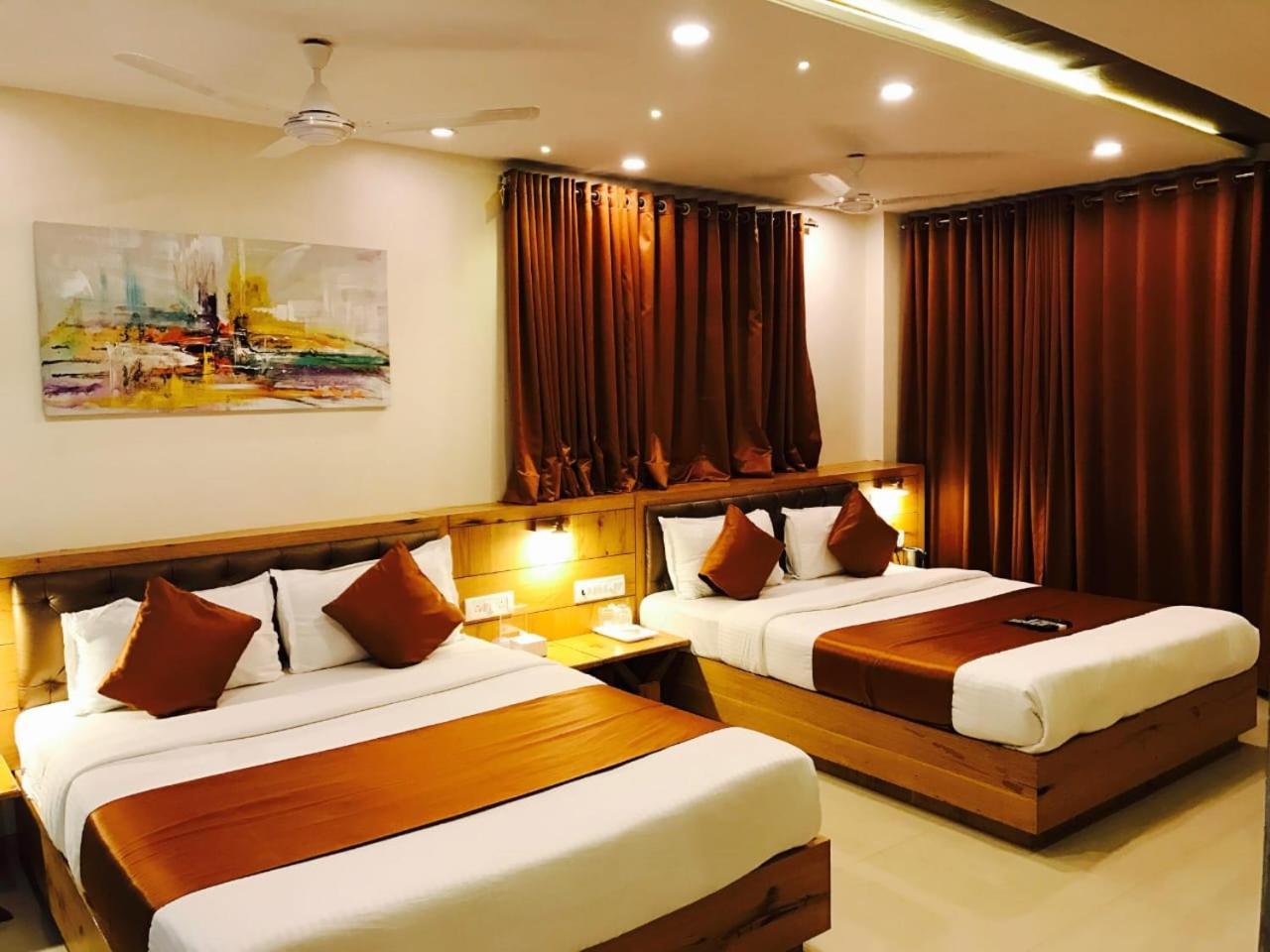 Afra Dormitory For Female & Male 5 Min From Airport Hotel Mumbai