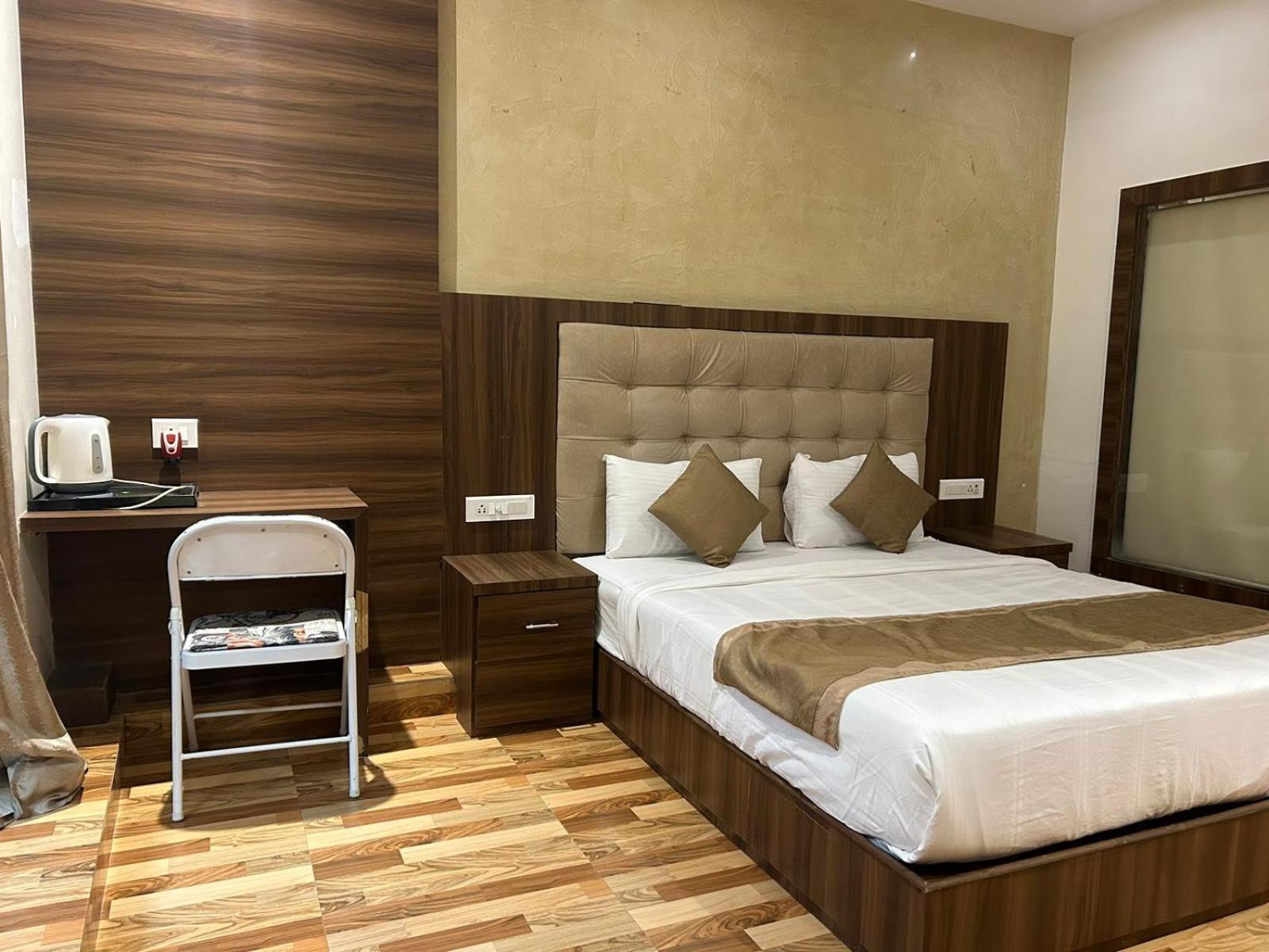 Hotel Bkc Mannat