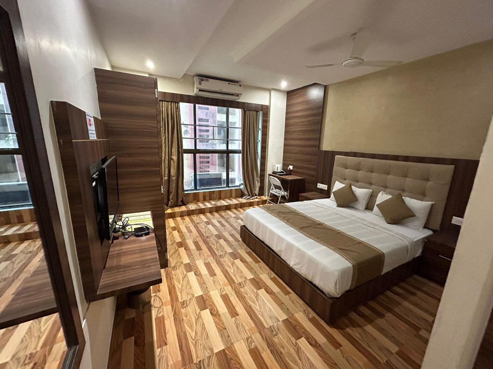 Bkc Mannat Hotel 3*