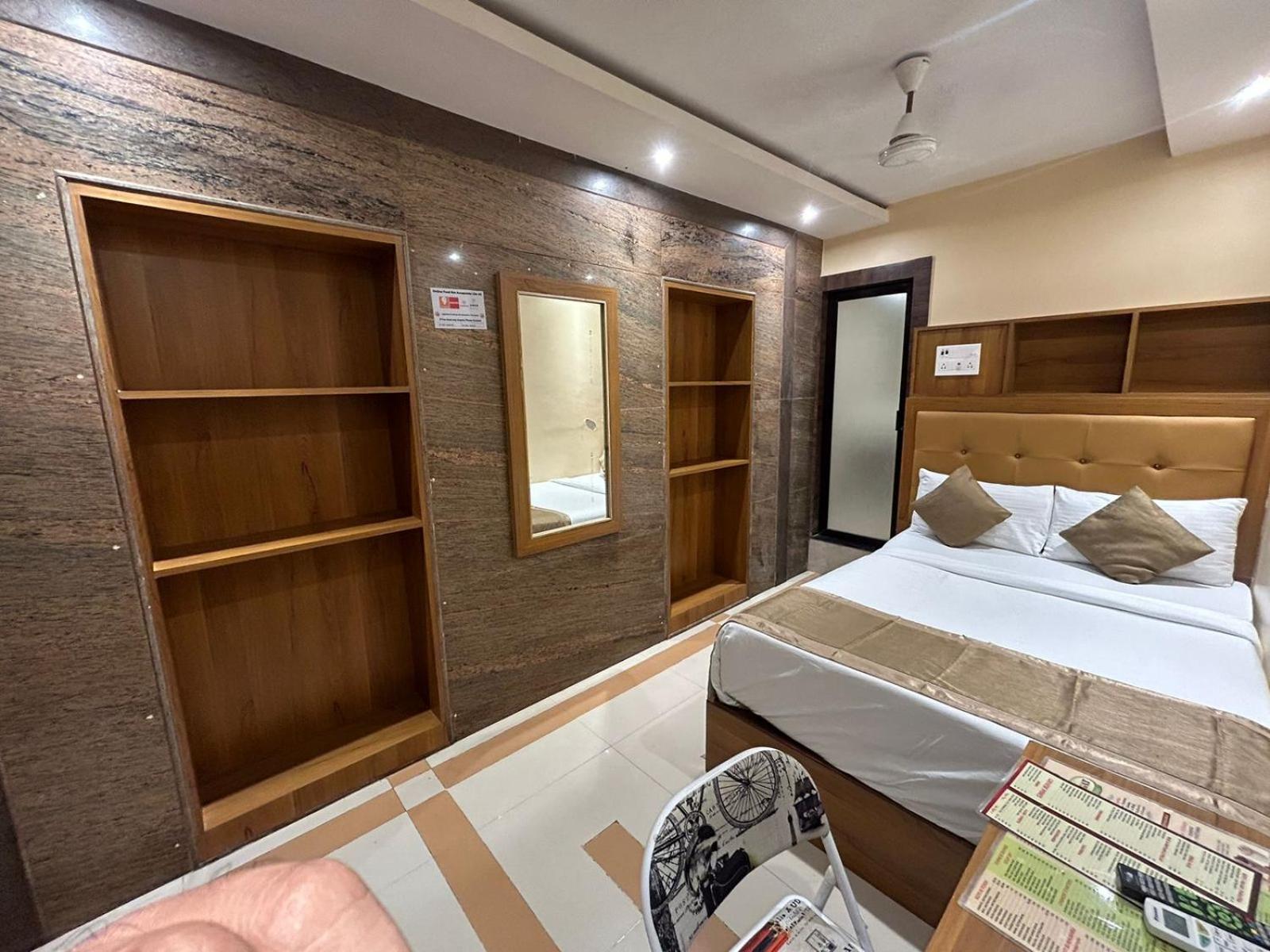 Hotel Bkc Mannat 3*