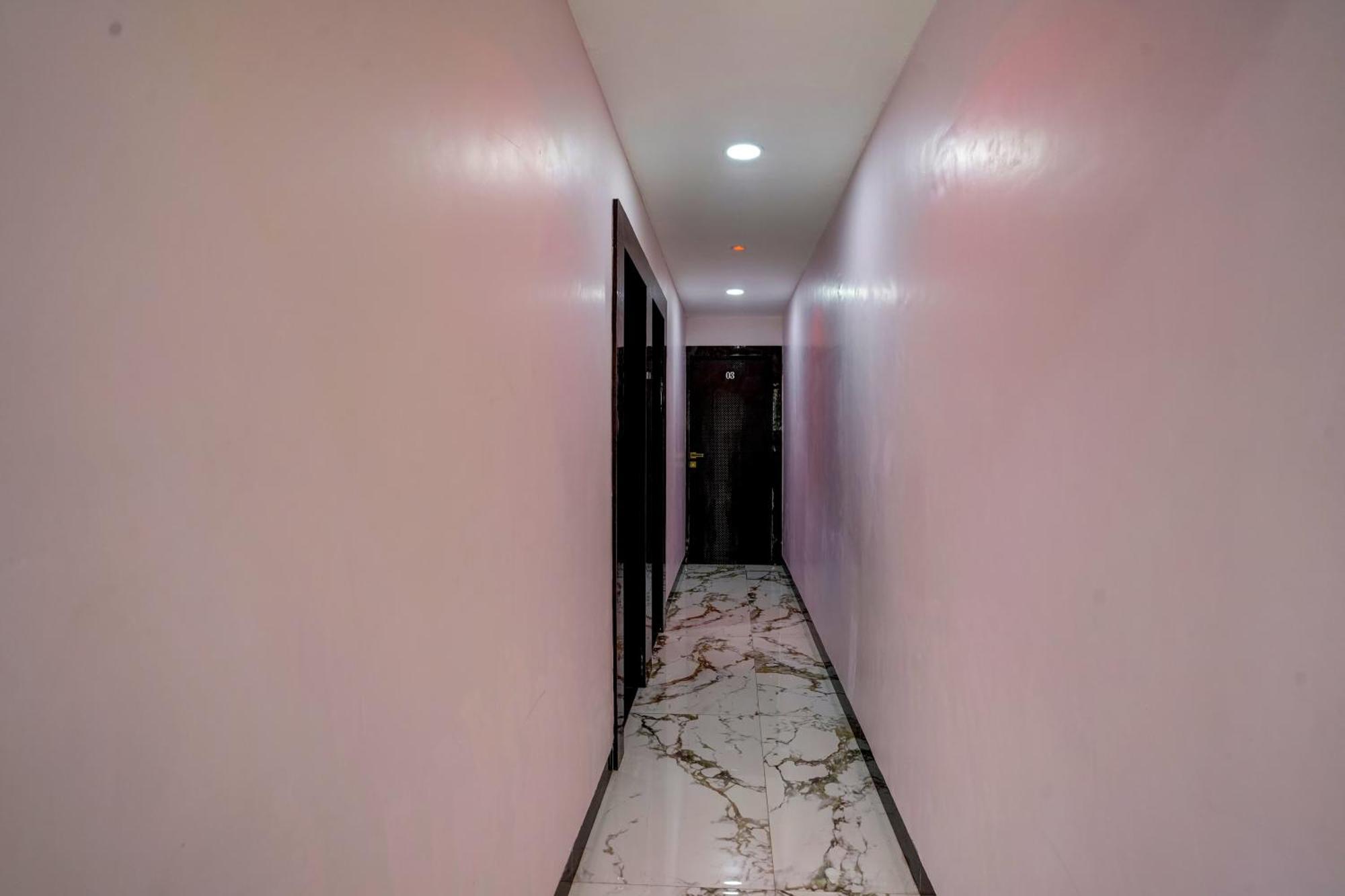 Oyo 8212 Flagship King Residency