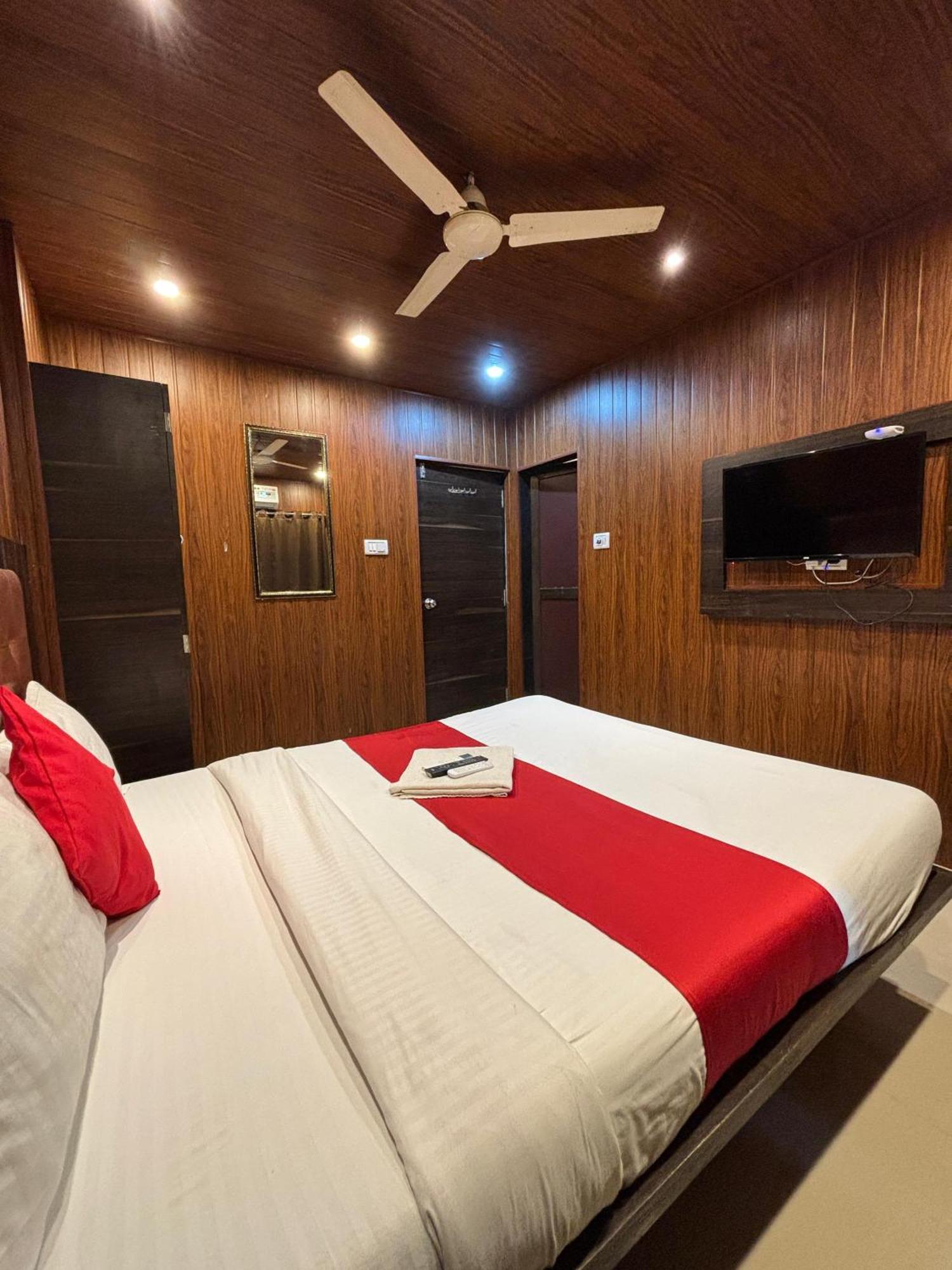 Hotel Hotel Borivali Executive - Near Borivali Railway Station 3*