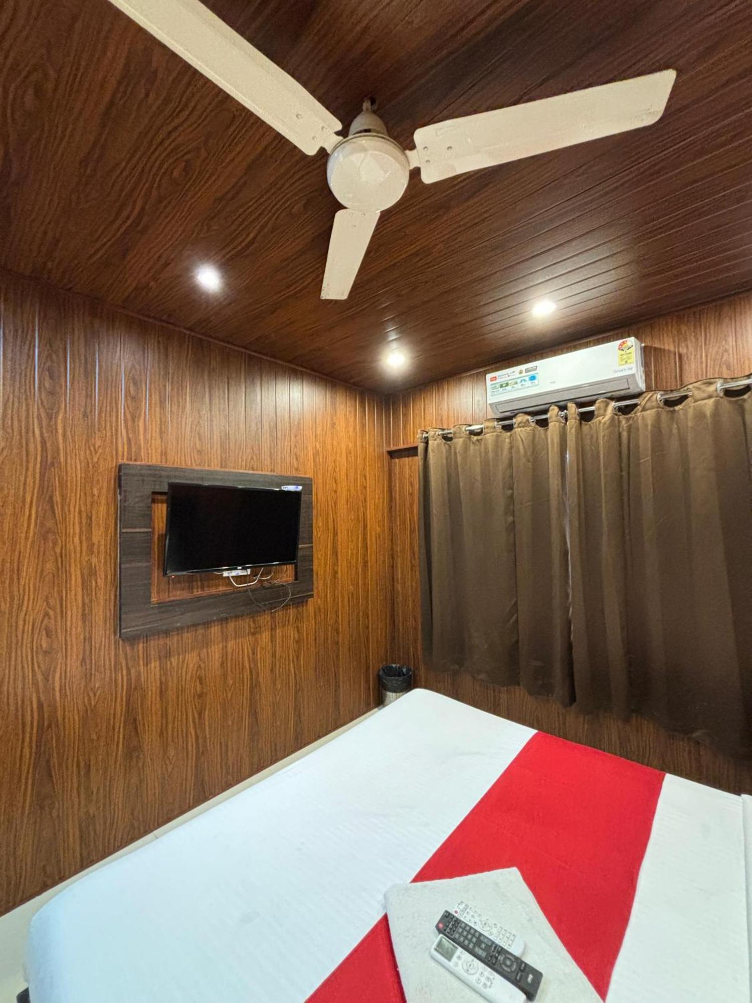 Hotel Borivali Executive - Near Borivali Railway Station Mumbai