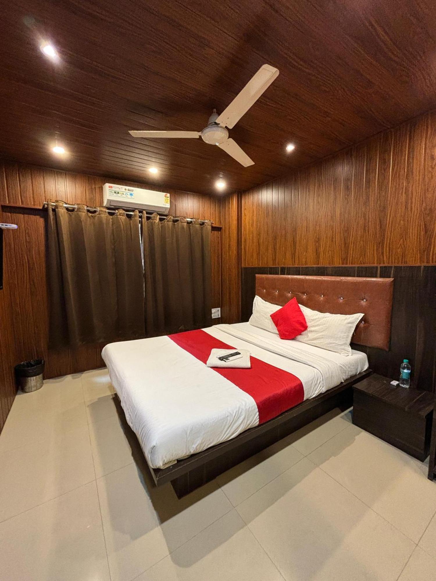 Hotel Borivali Executive - Near Borivali Railway Station Hotel