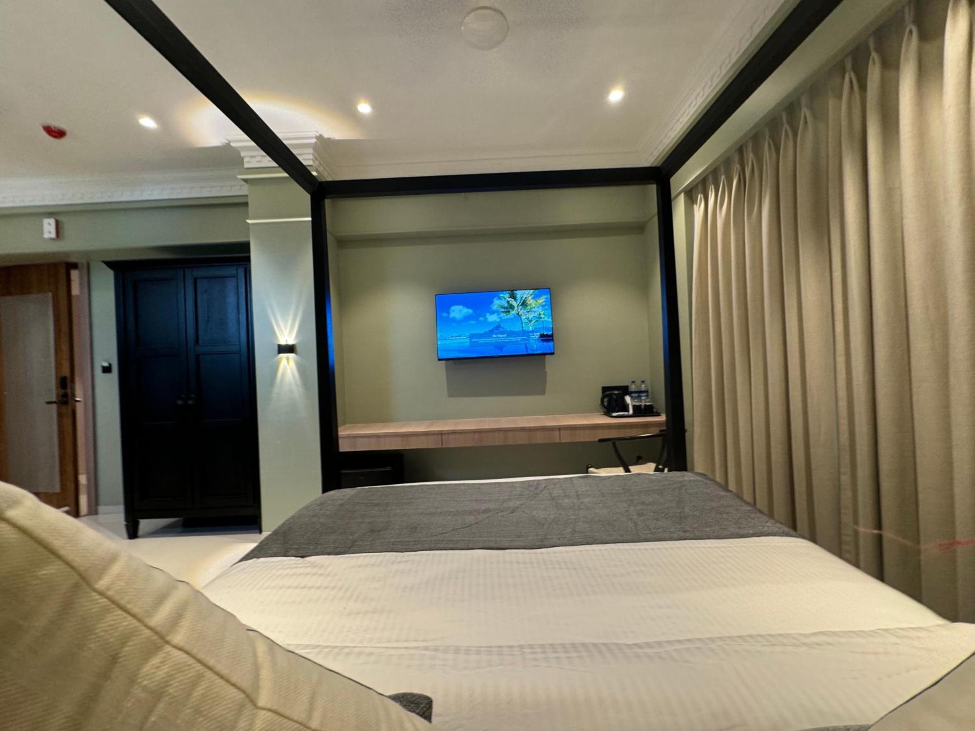Hotel House, Malad Mumbai