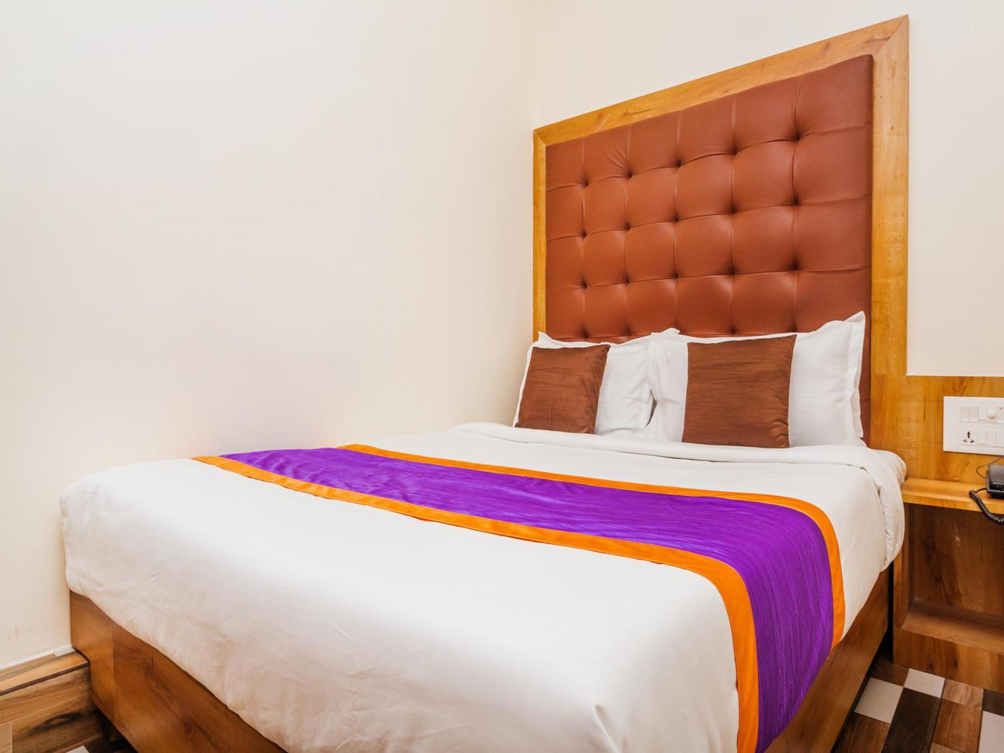 Era Hotel 2*