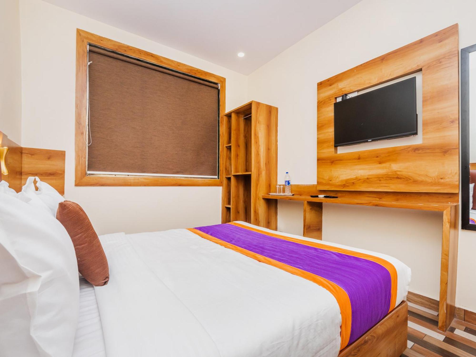 Era Hotel