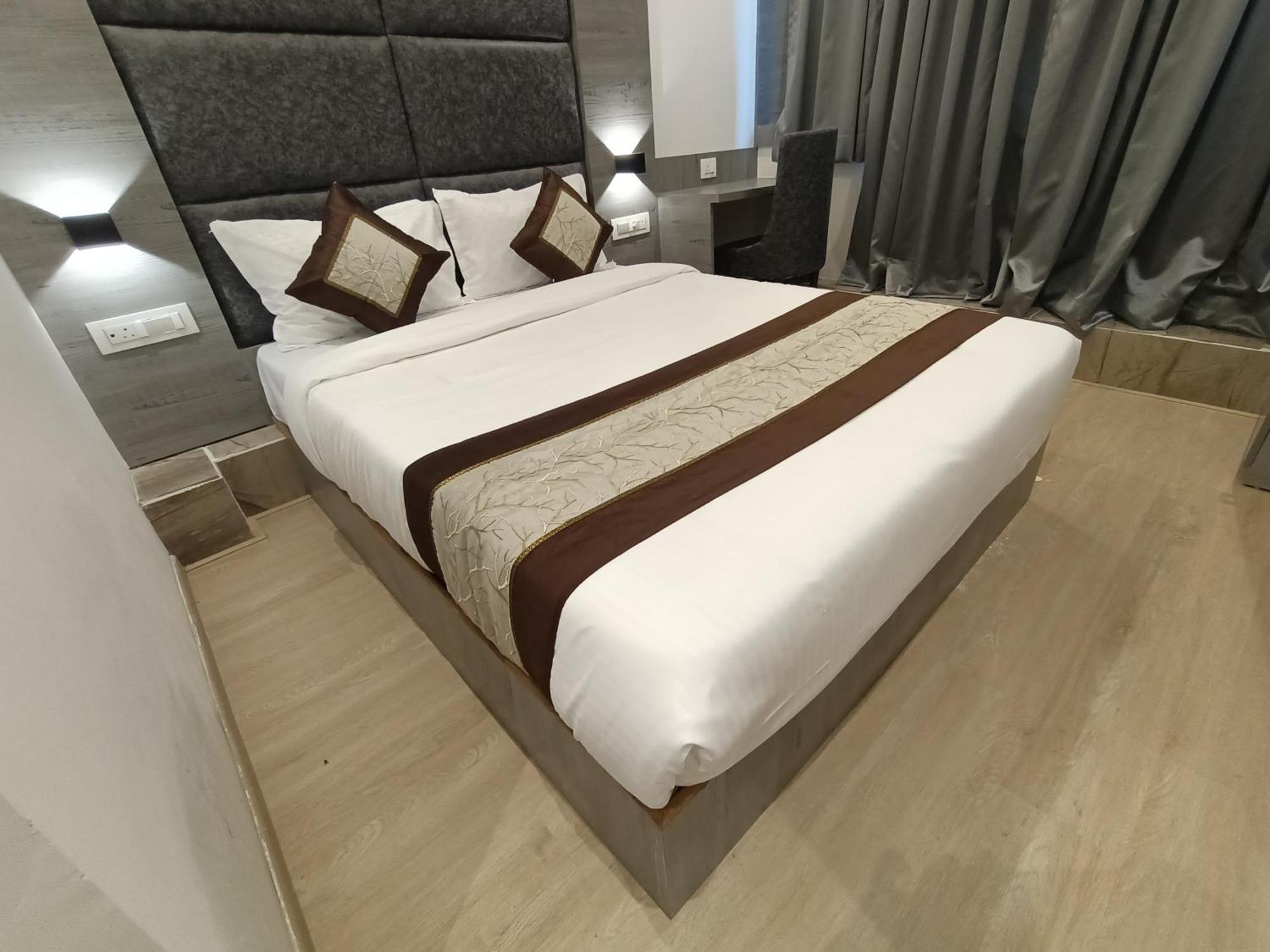 Beverly Palace Santacruz - Near Bkc - Airport T1 3*