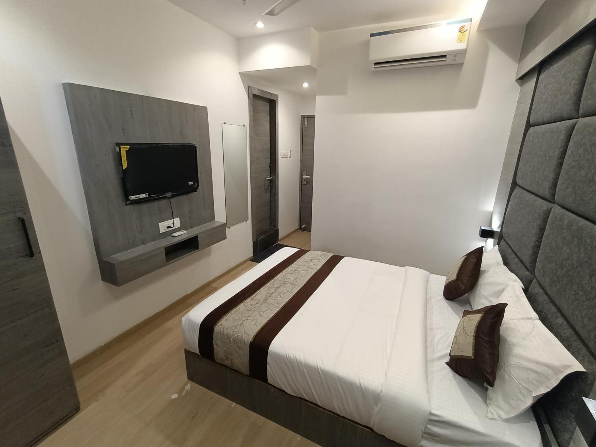 Hotel Beverly Palace Santacruz - Near Bkc - Airport T1 Mumbai