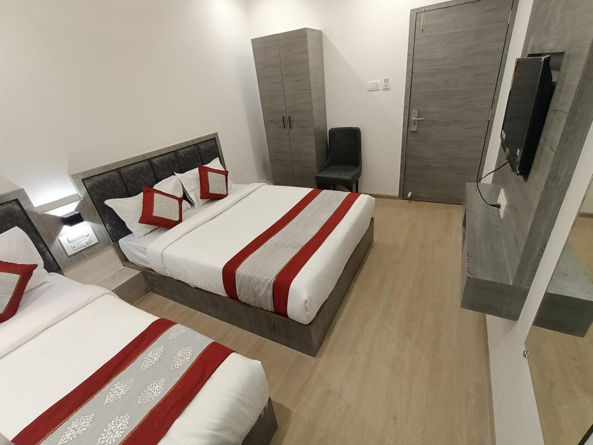 Beverly Palace Santacruz - Near Bkc - Airport T1