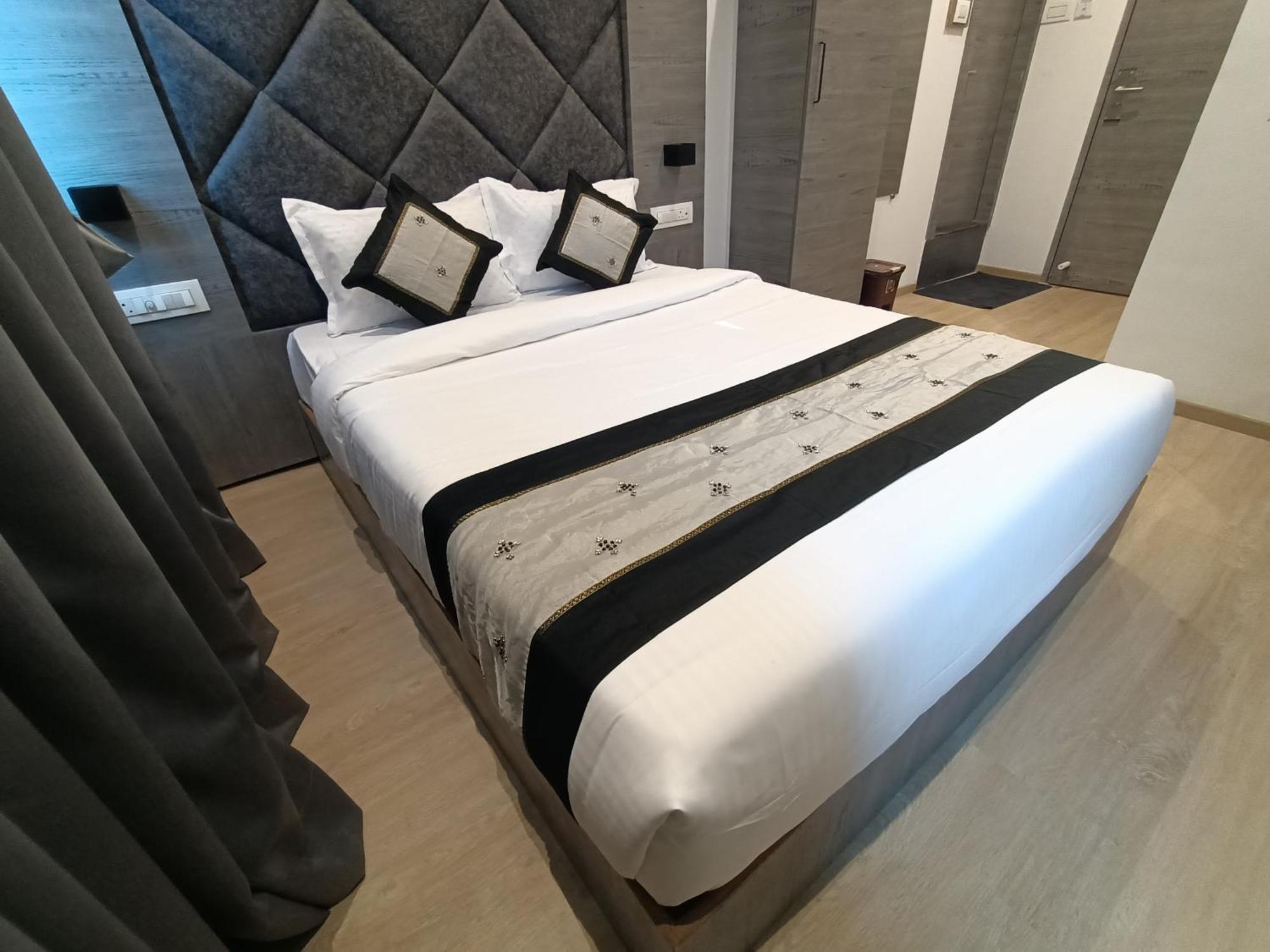 Beverly Palace Santacruz - Near Bkc - Airport T1 Hotel 3*