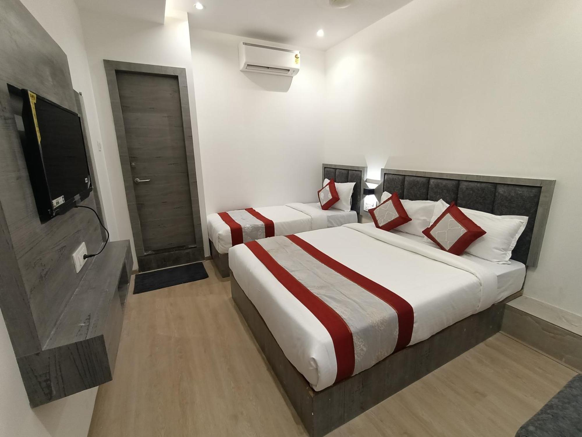 Hotel Beverly Palace Santacruz - Near Bkc - Airport T1