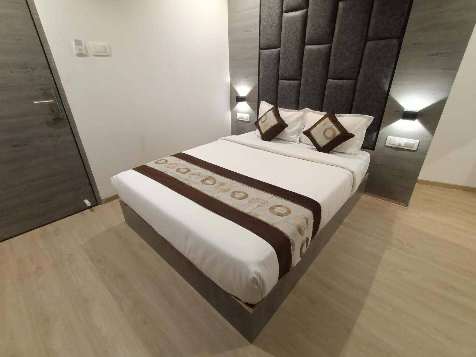 Beverly Palace Santacruz - Near Bkc - Airport T1 3*