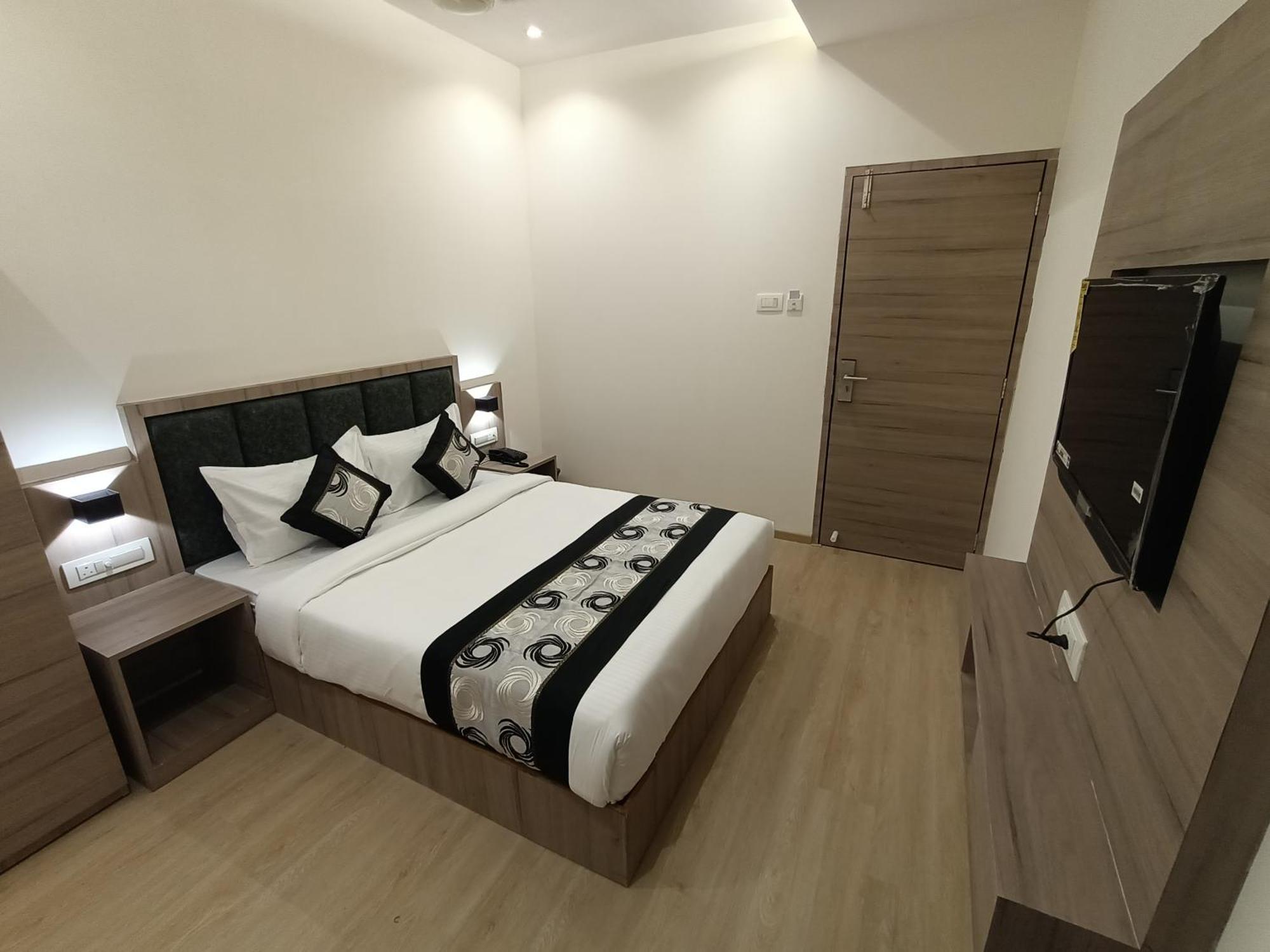 Beverly Palace Santacruz - Near Bkc - Airport T1 Hotel 3*