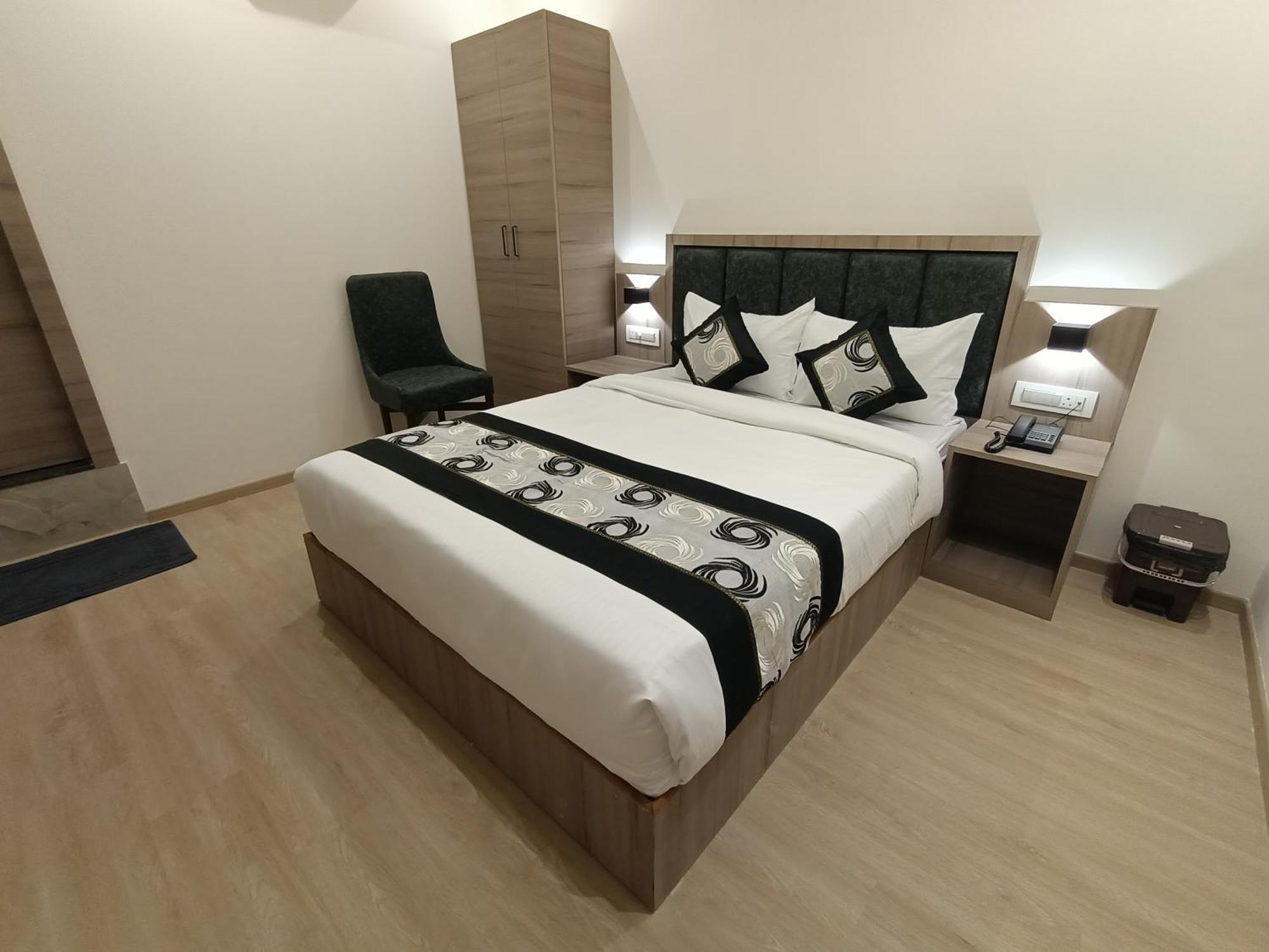 Beverly Palace Santacruz - Near Bkc - Airport T1