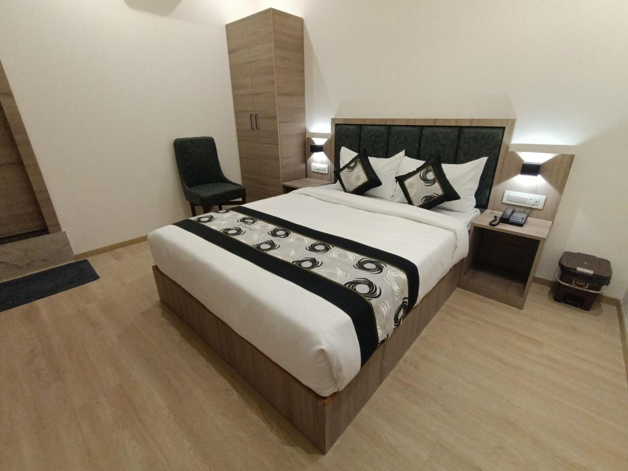 Beverly Palace Santacruz - Near Bkc - Airport T1 3*