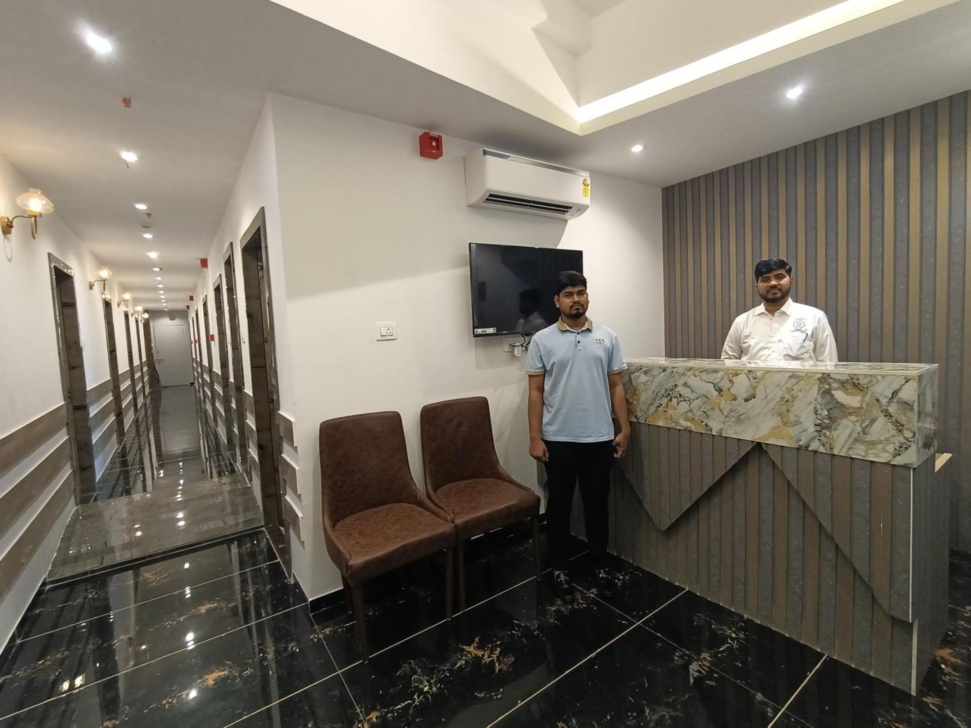 Beverly Palace Santacruz - Near Bkc - Airport T1 Hotel 3*