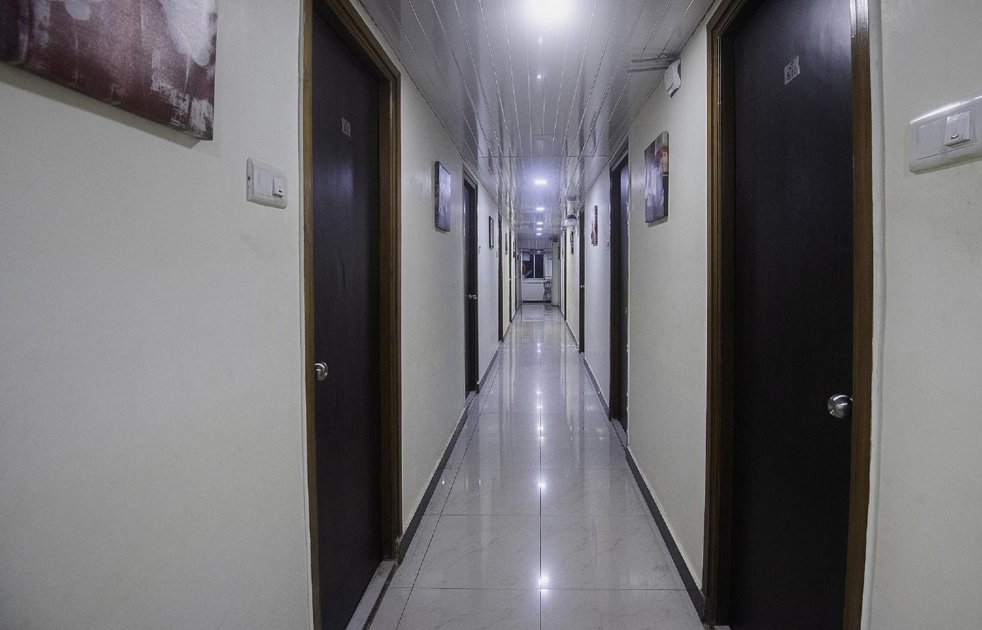 Hotel Capital O 6202 Ashir 3*