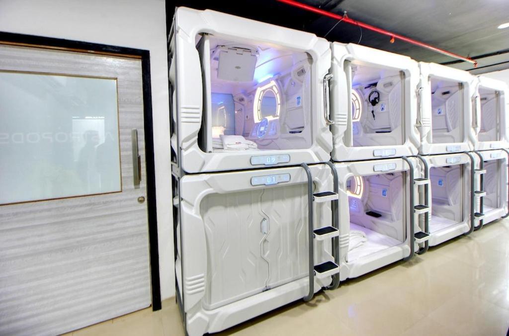 Capsule hotel Astropods Mumbai