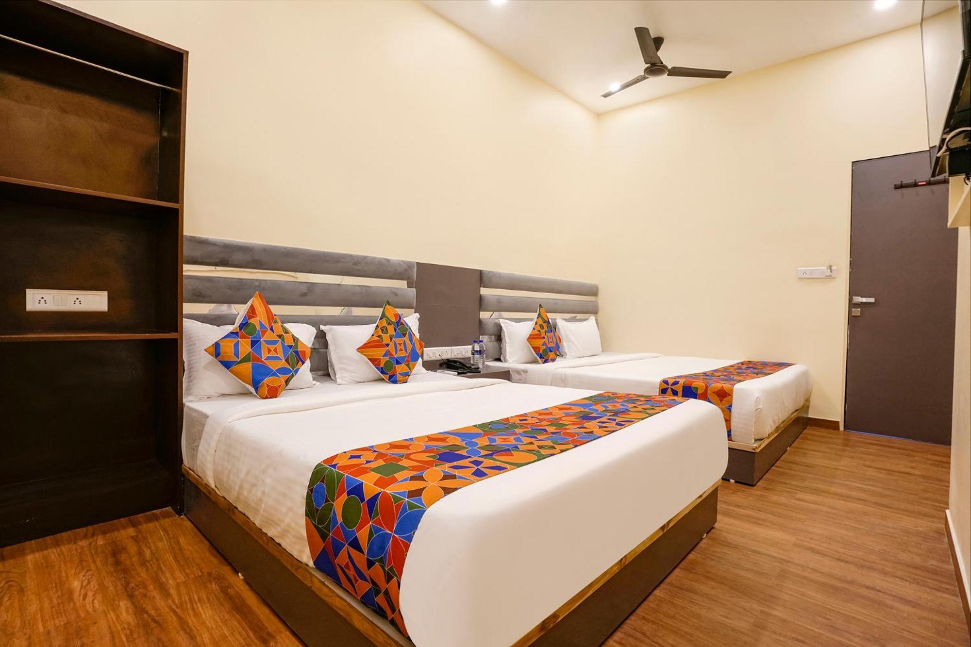 Fabhotel Freedom International - Nr International Airport Hotel