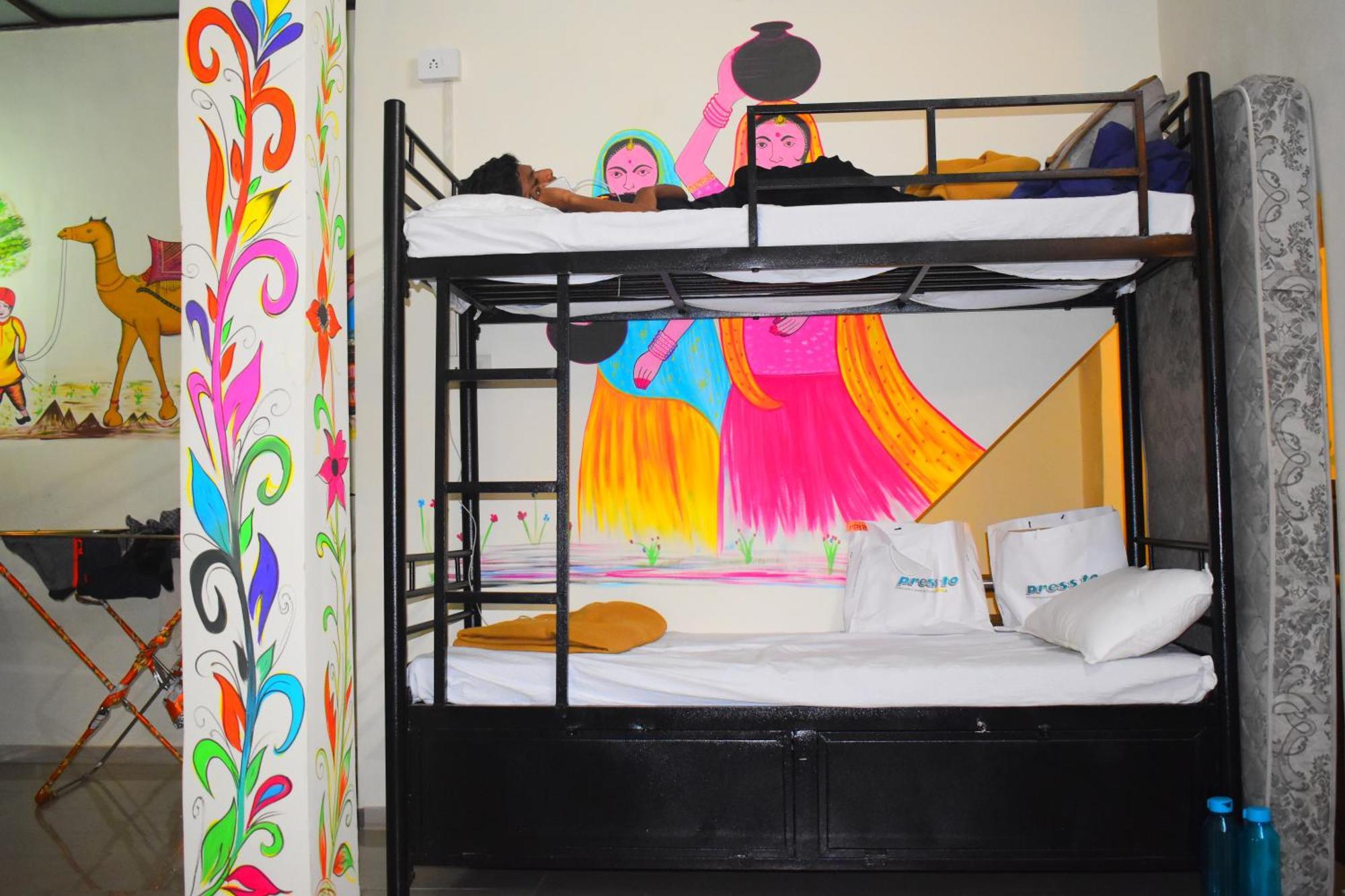 Solo Hostel