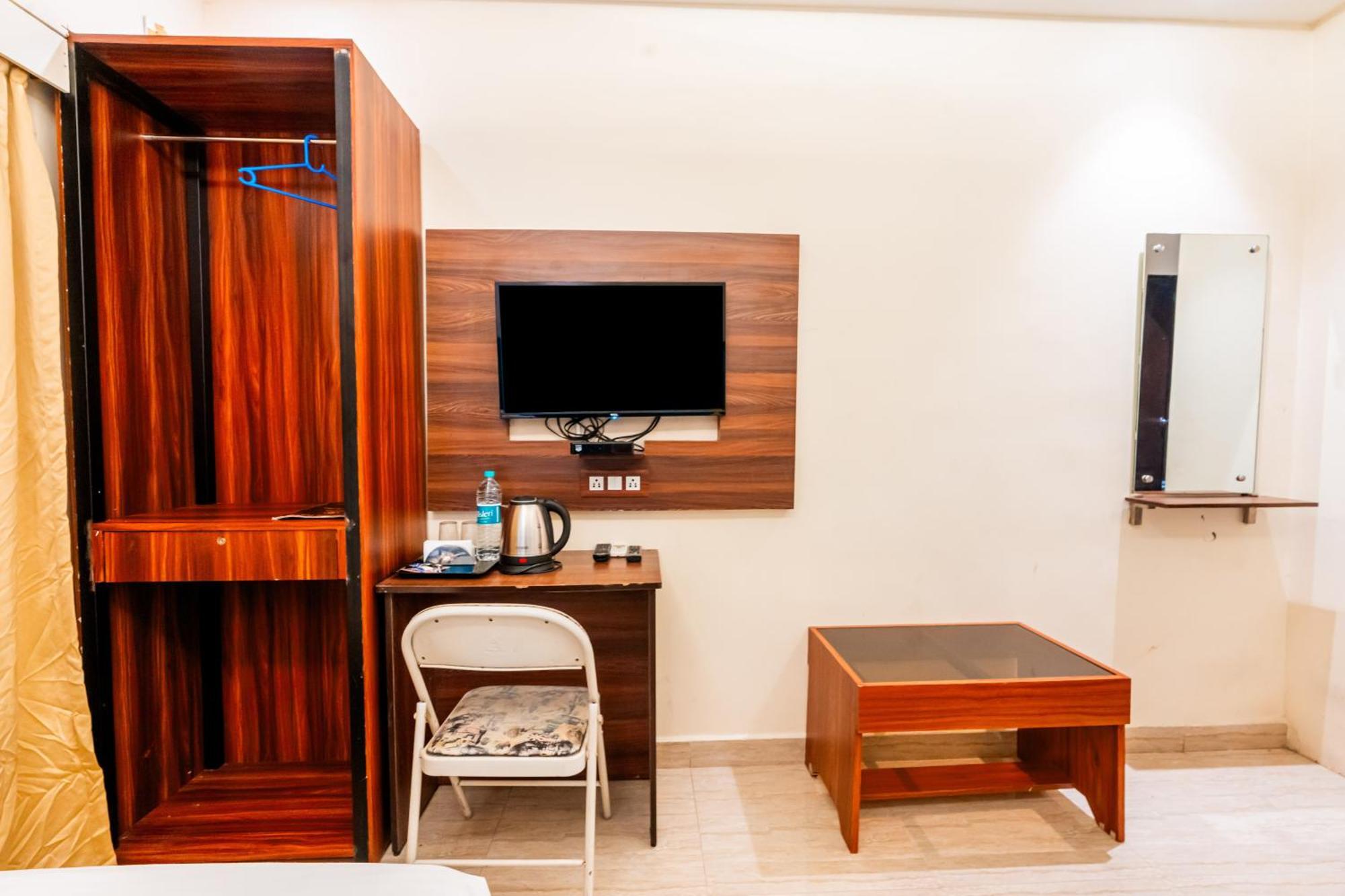 Treebo Express Hotel