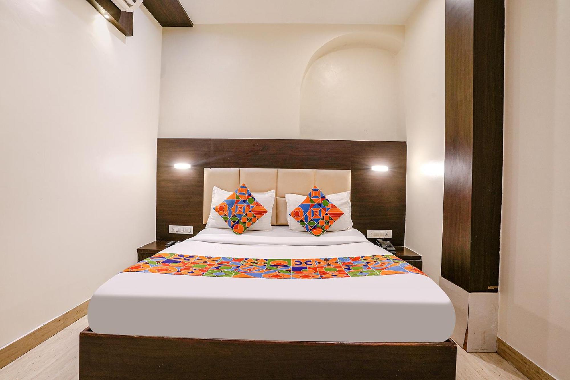 Hotel Fabexpress Abad - 700m From Gateway Of India Mumbai