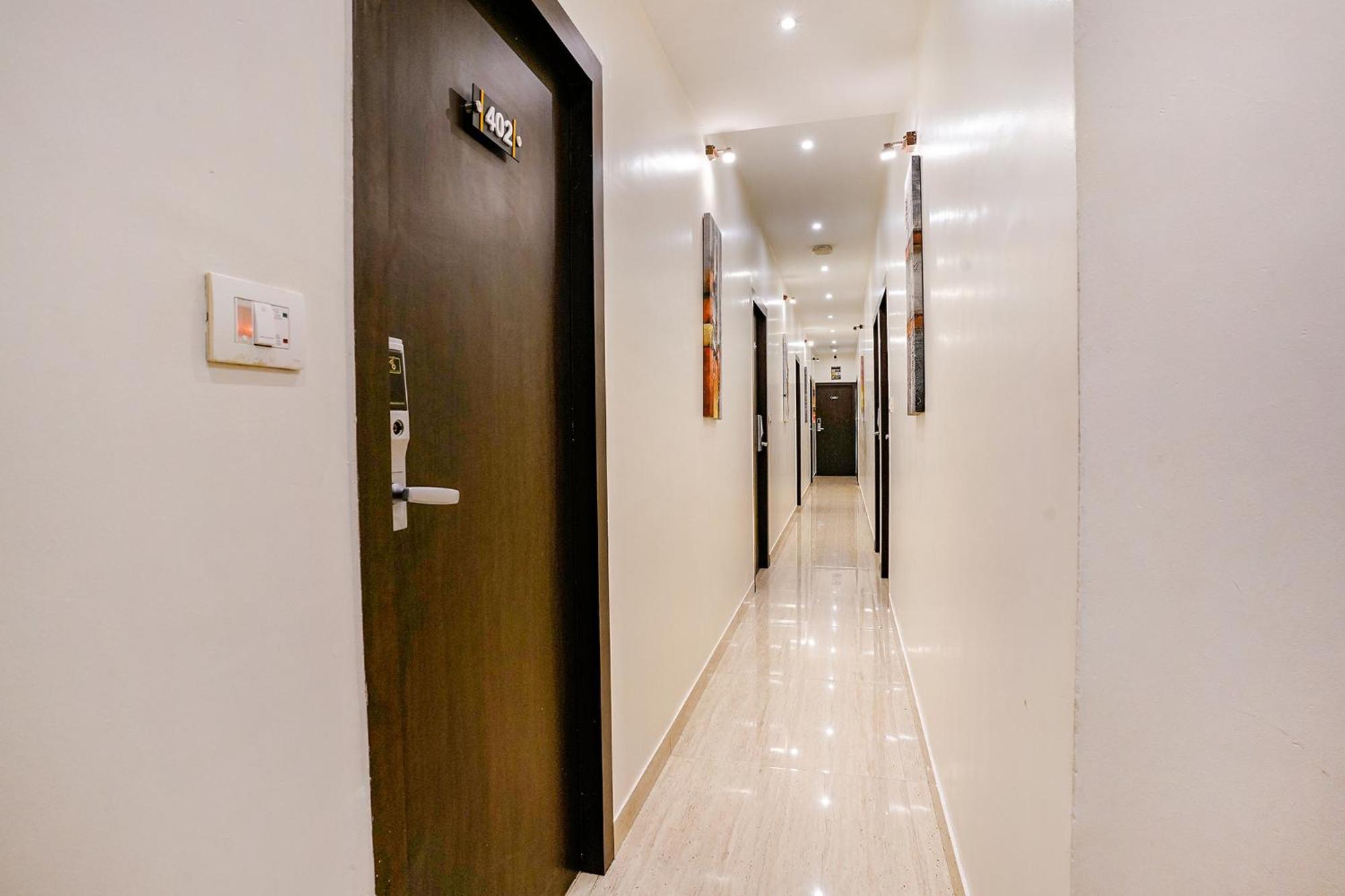 Hotel Fabexpress Abad - 700m From Gateway Of India 3*