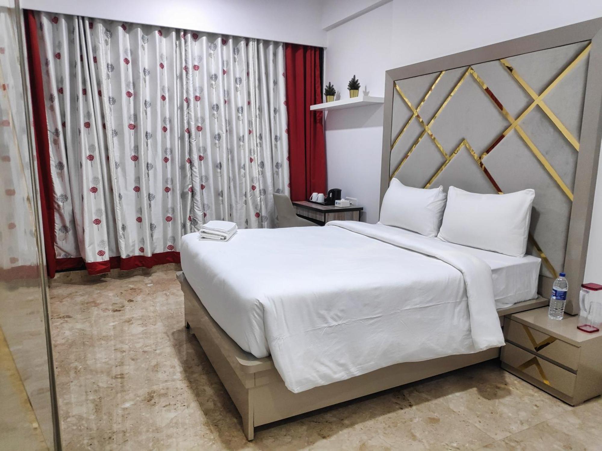 Premium In Hiranandani Powai By Maxxvalue - Chitranjan Aparthotel *