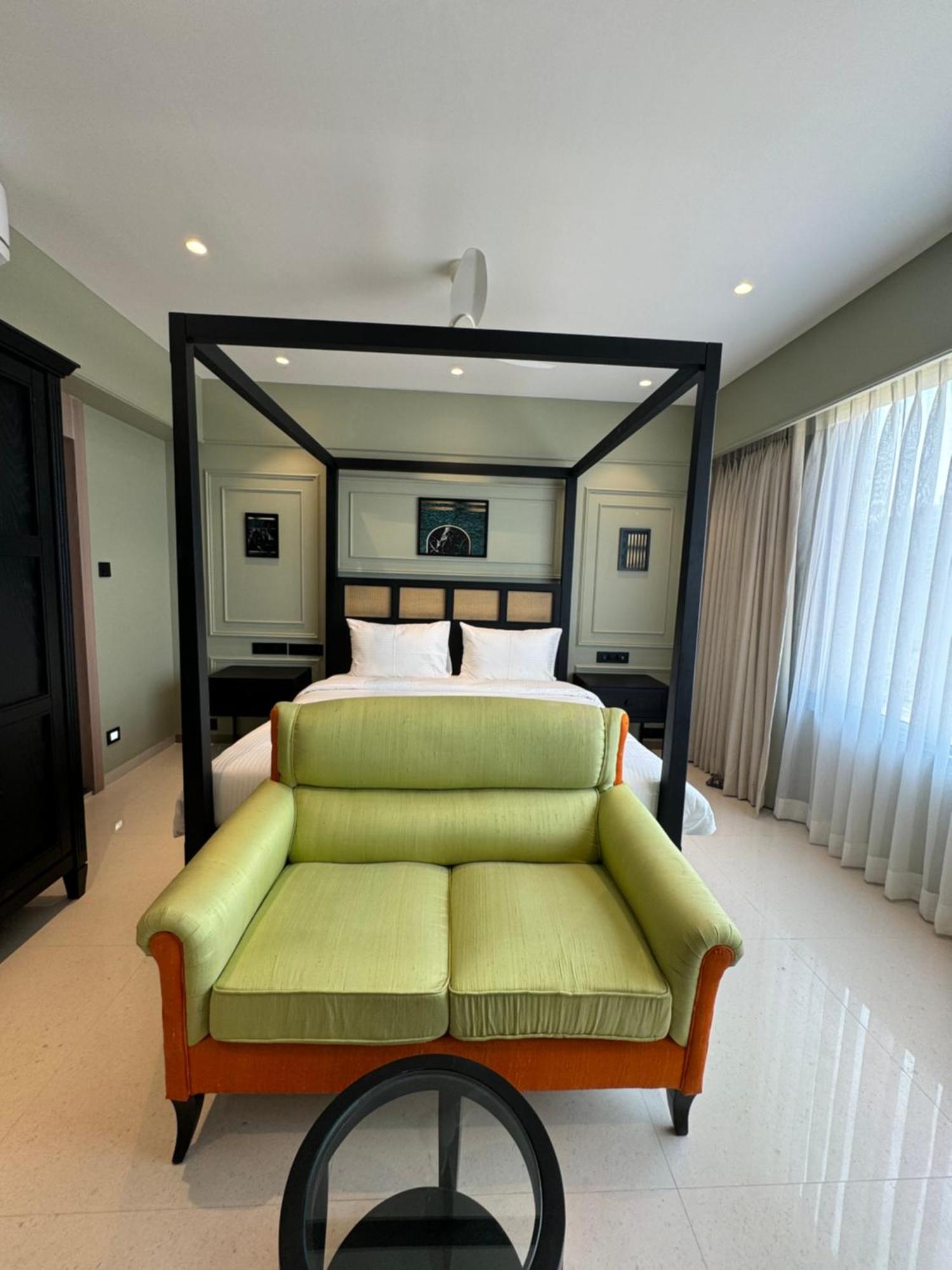Hotel House, Malad