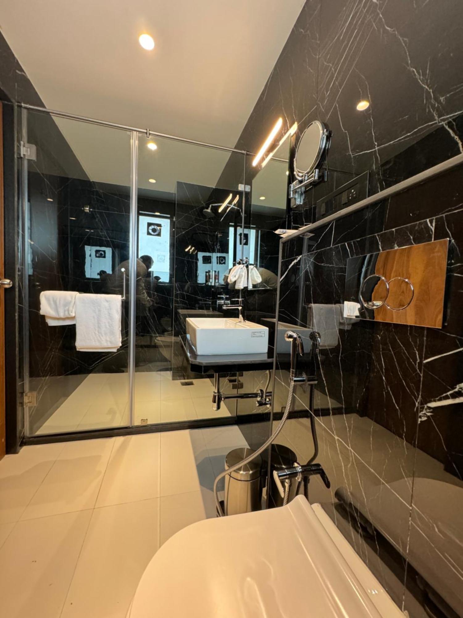 House, Malad Hotel 3*