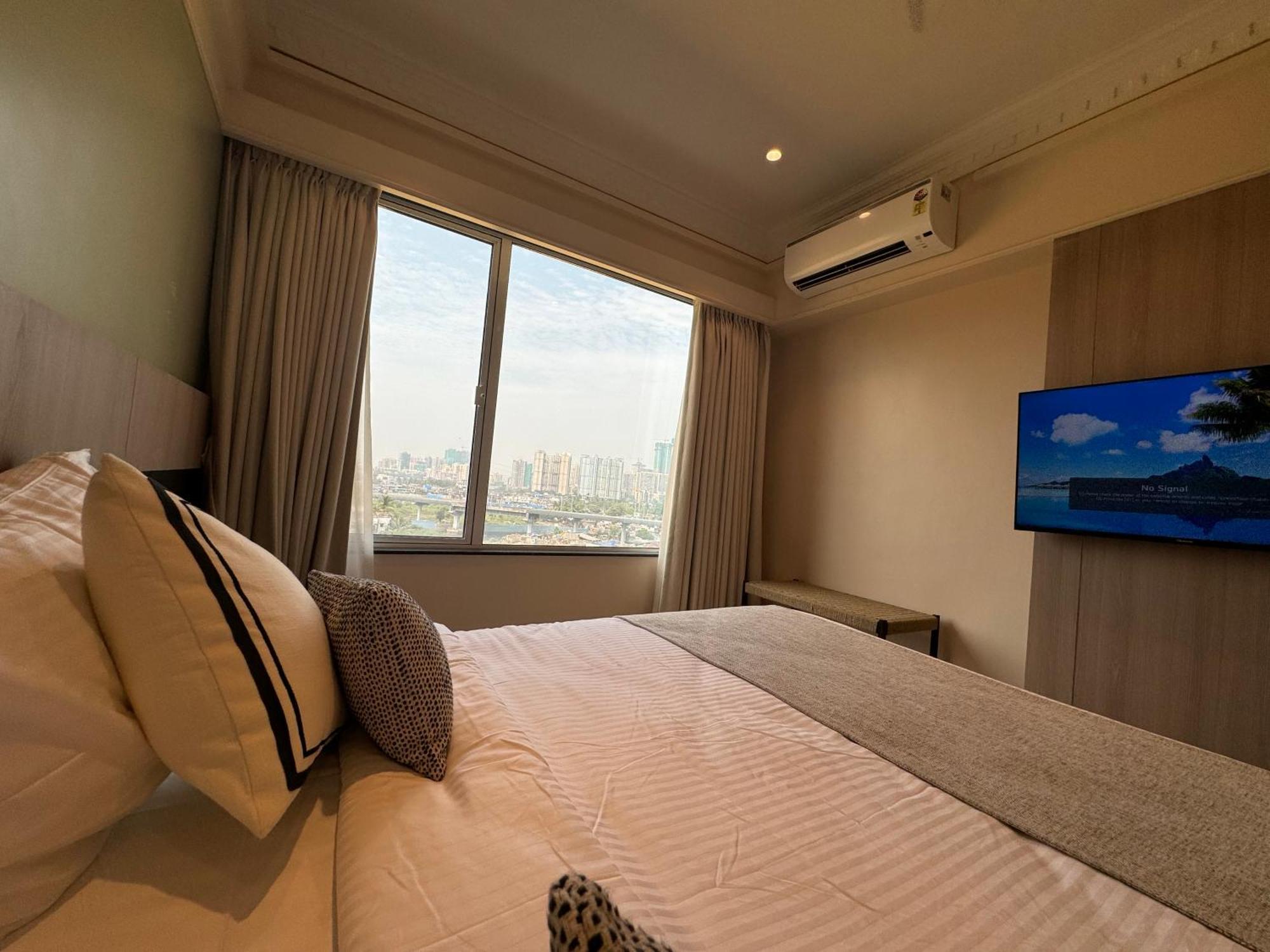 Hotel House, Malad Mumbai