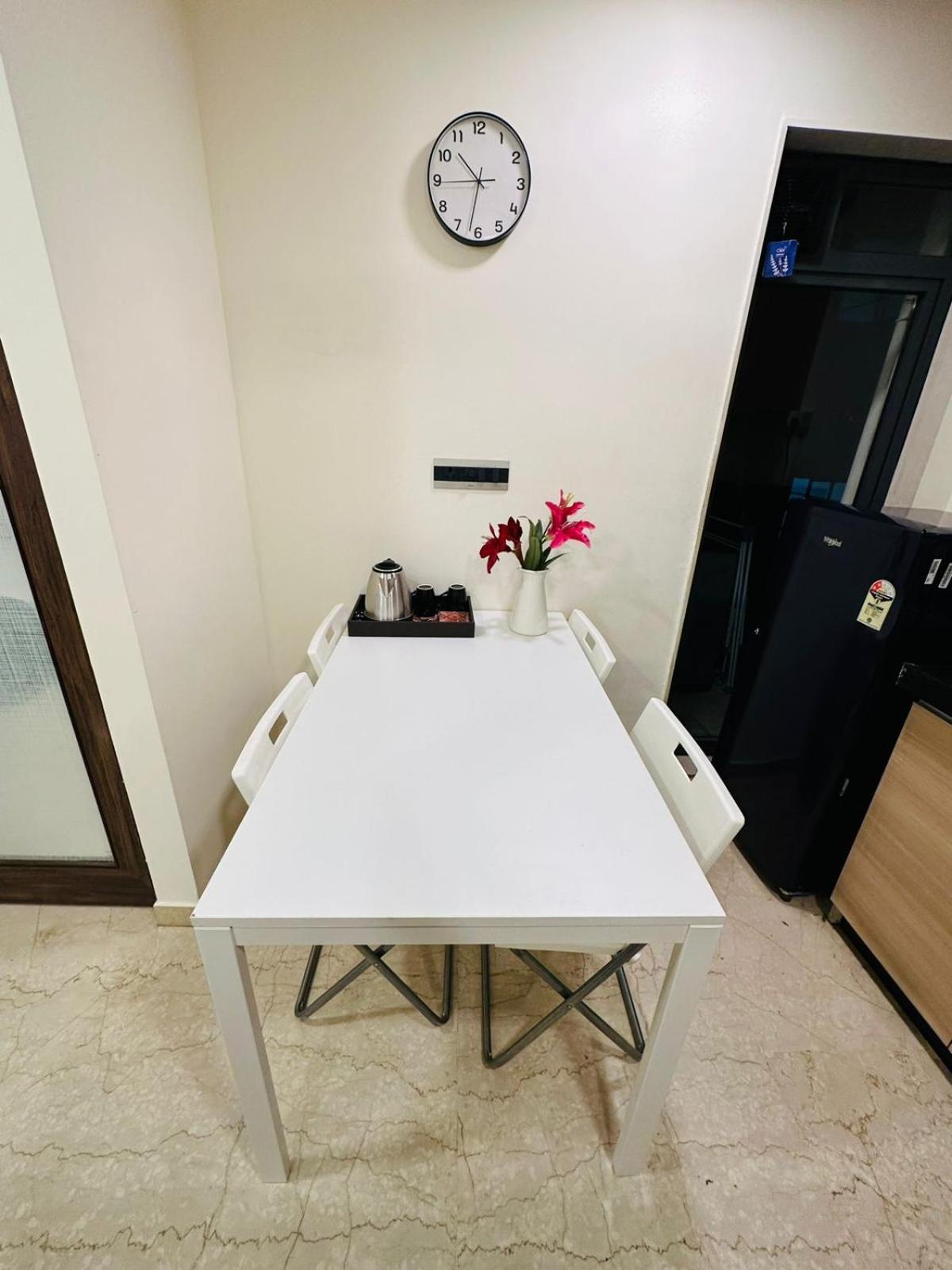 Apartment 1br Service In Bkc By Florastays *