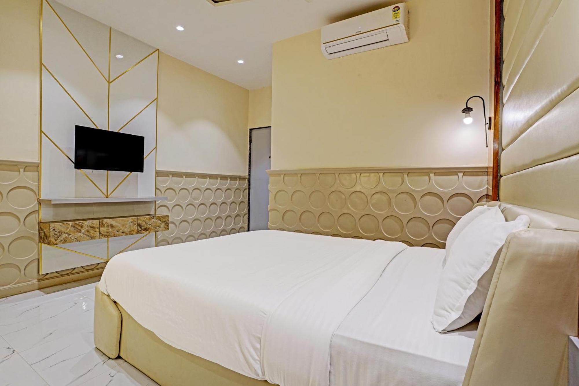 Collection O Palm Springs Hotel Mumbai